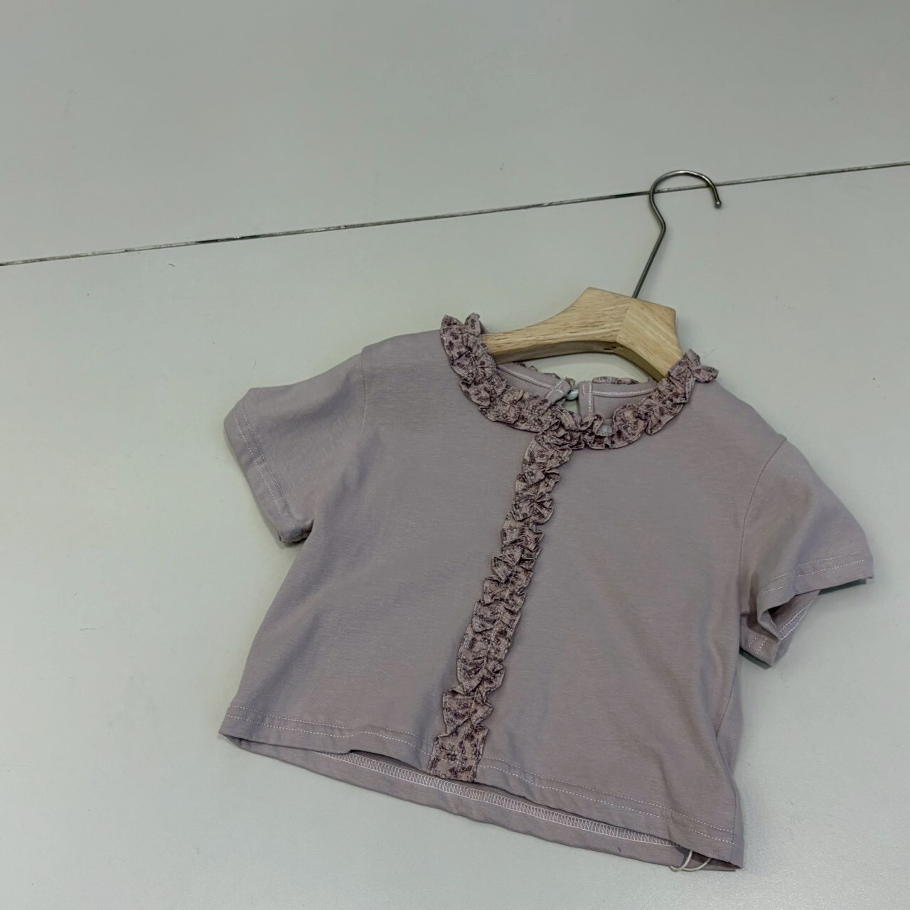 灰紫溫柔蕾絲上衣