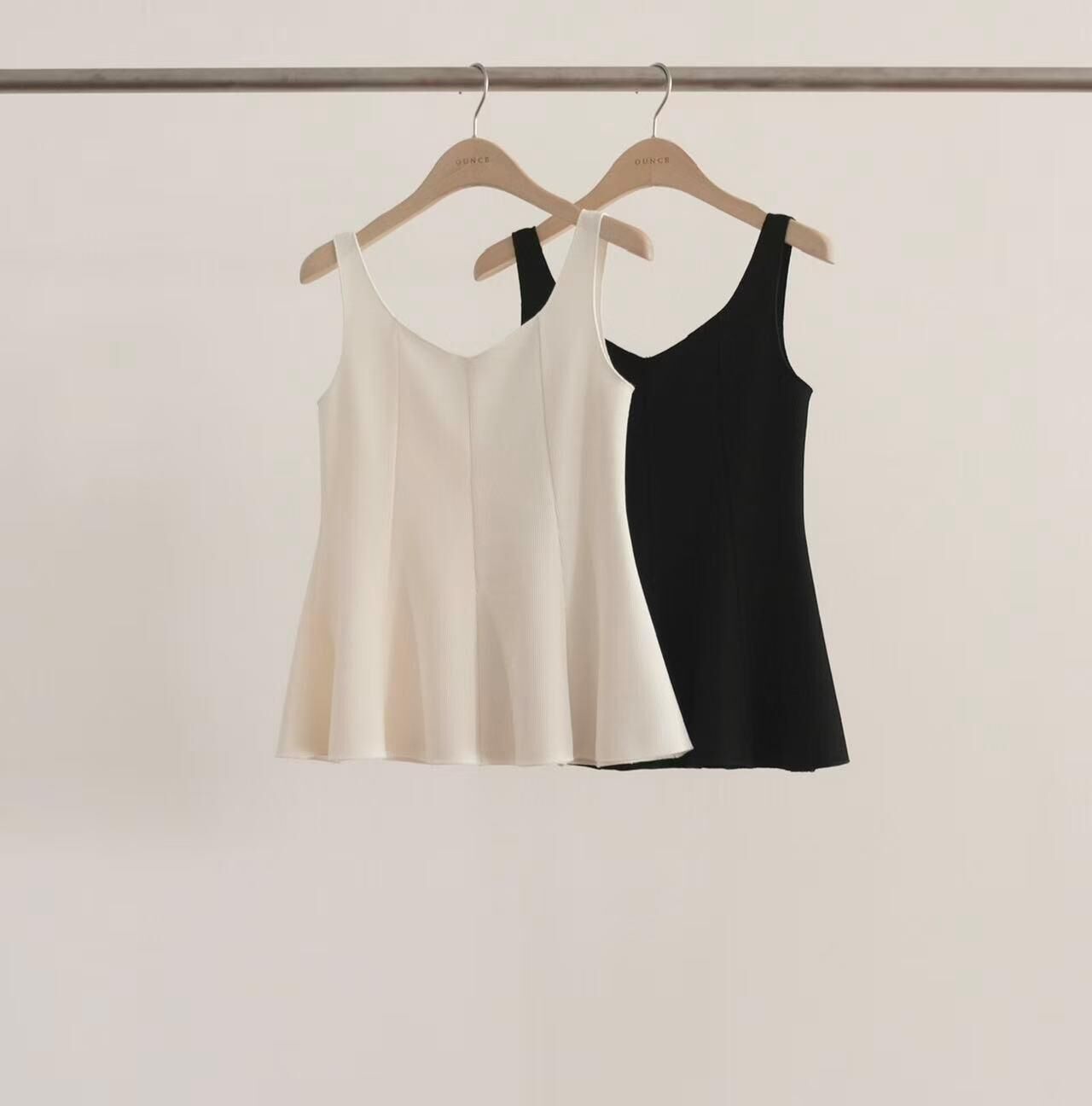 OU6067 裙擺車線背心