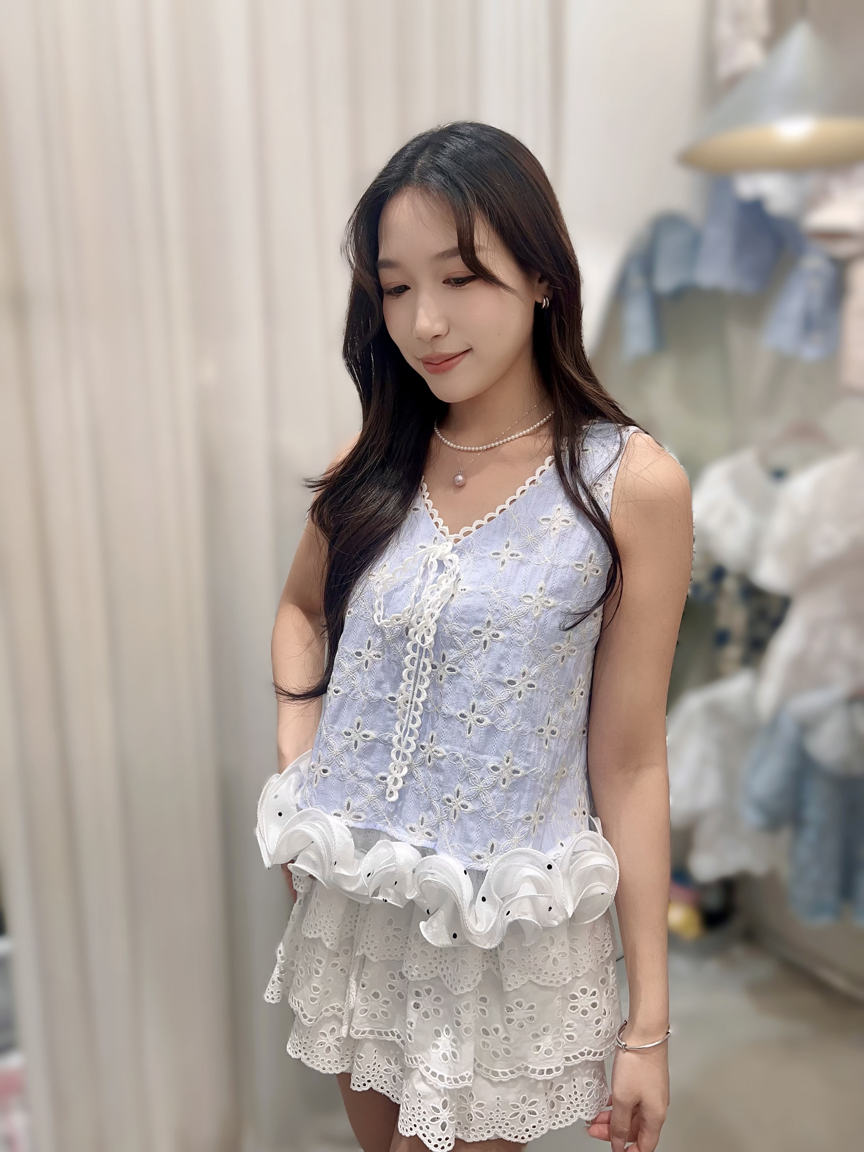 Y138   背心lace  胸42 長21 $419[一口價]