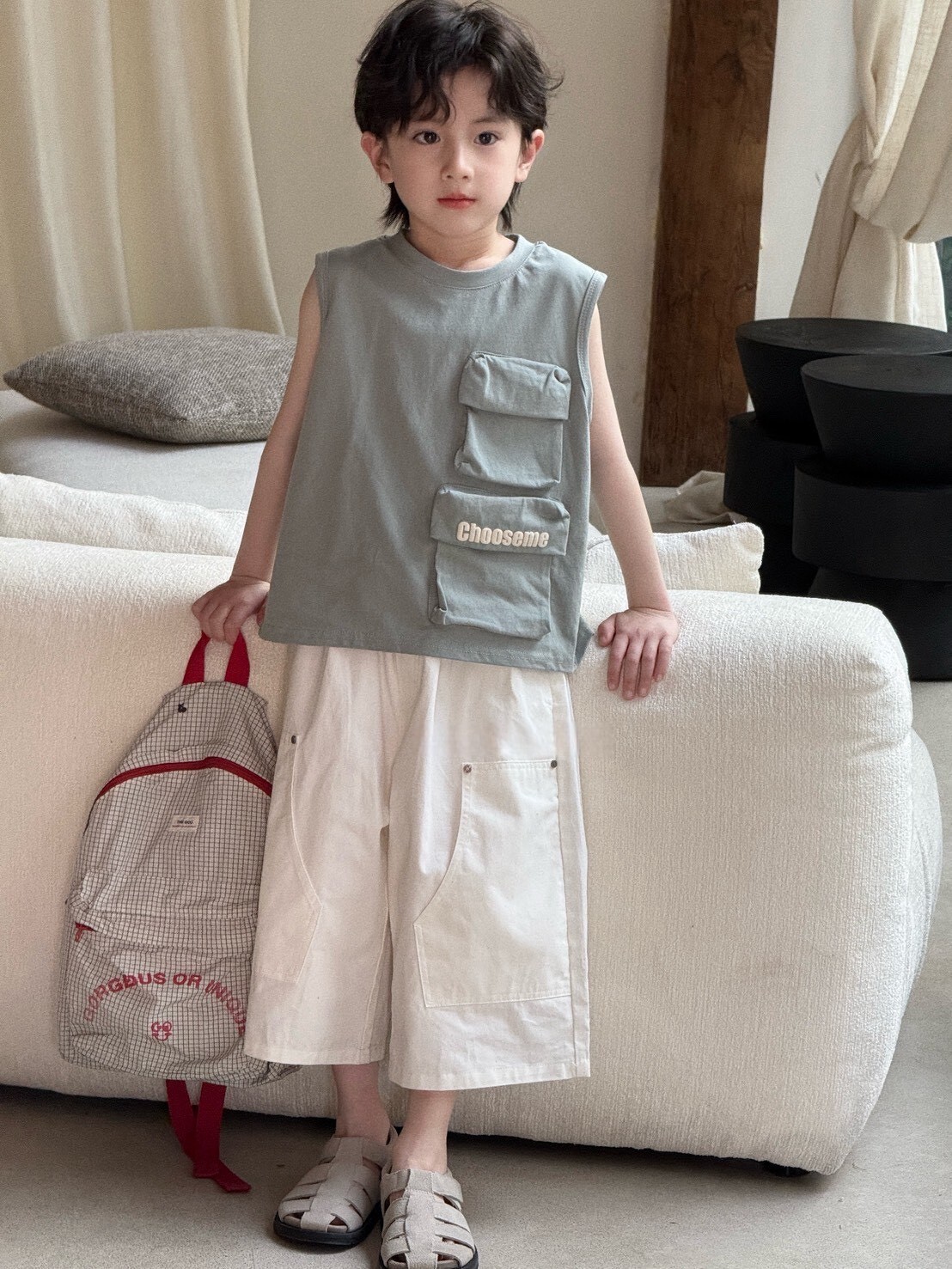 小包包字母背心