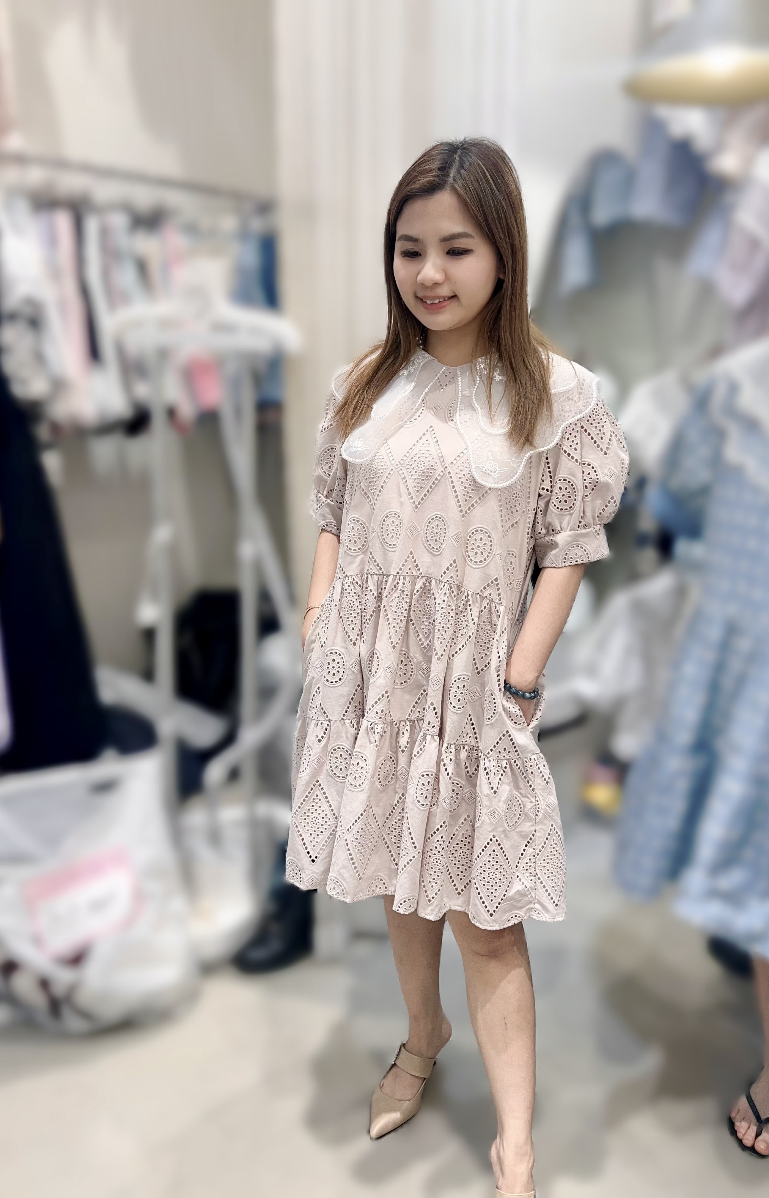 Y124   大領連身裙 胸42 長35 $599[一口價]