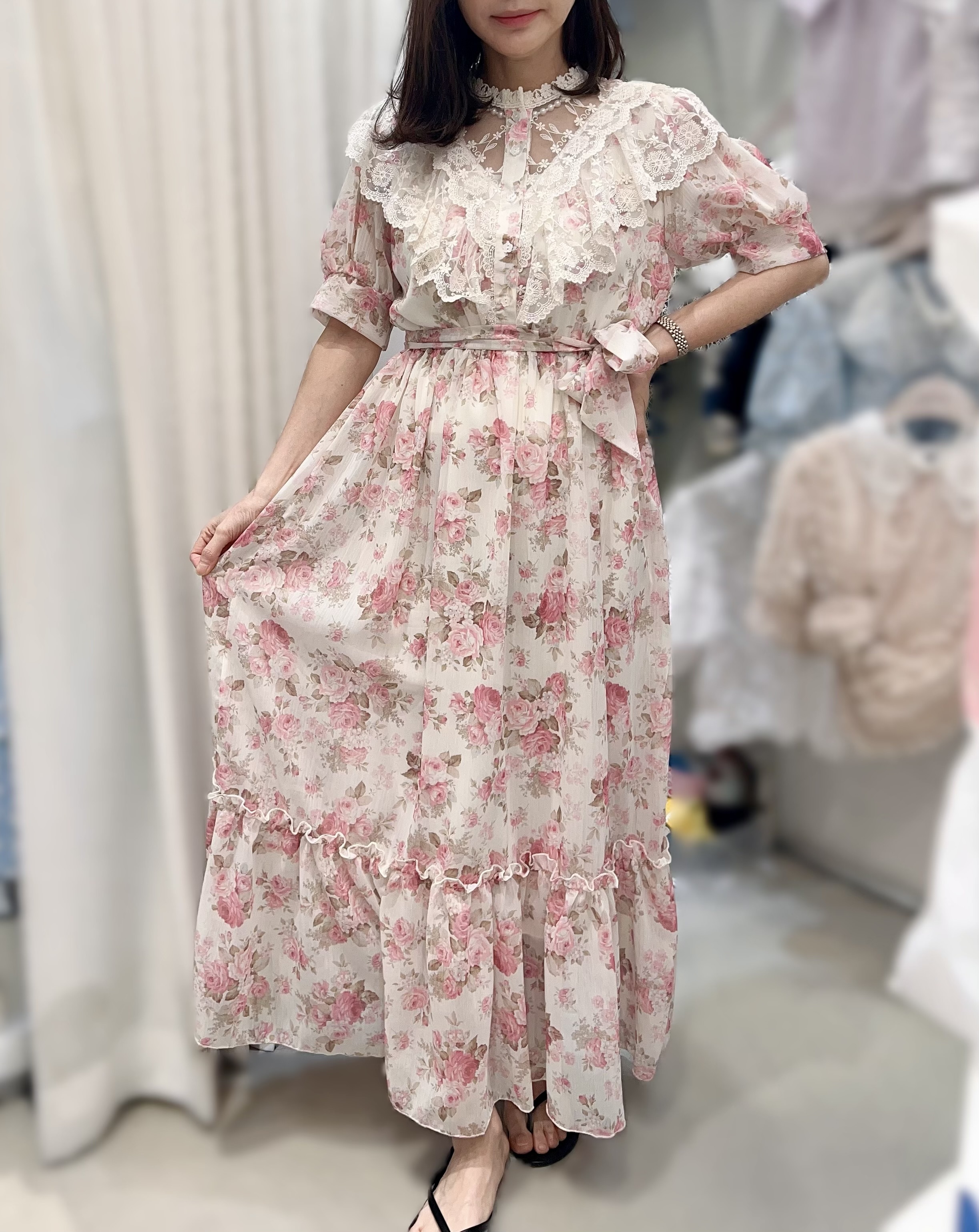 Y148   高質碎花連身裙 胸42-47  腰24 - 42  HIP  50  長50 $539[一口價]