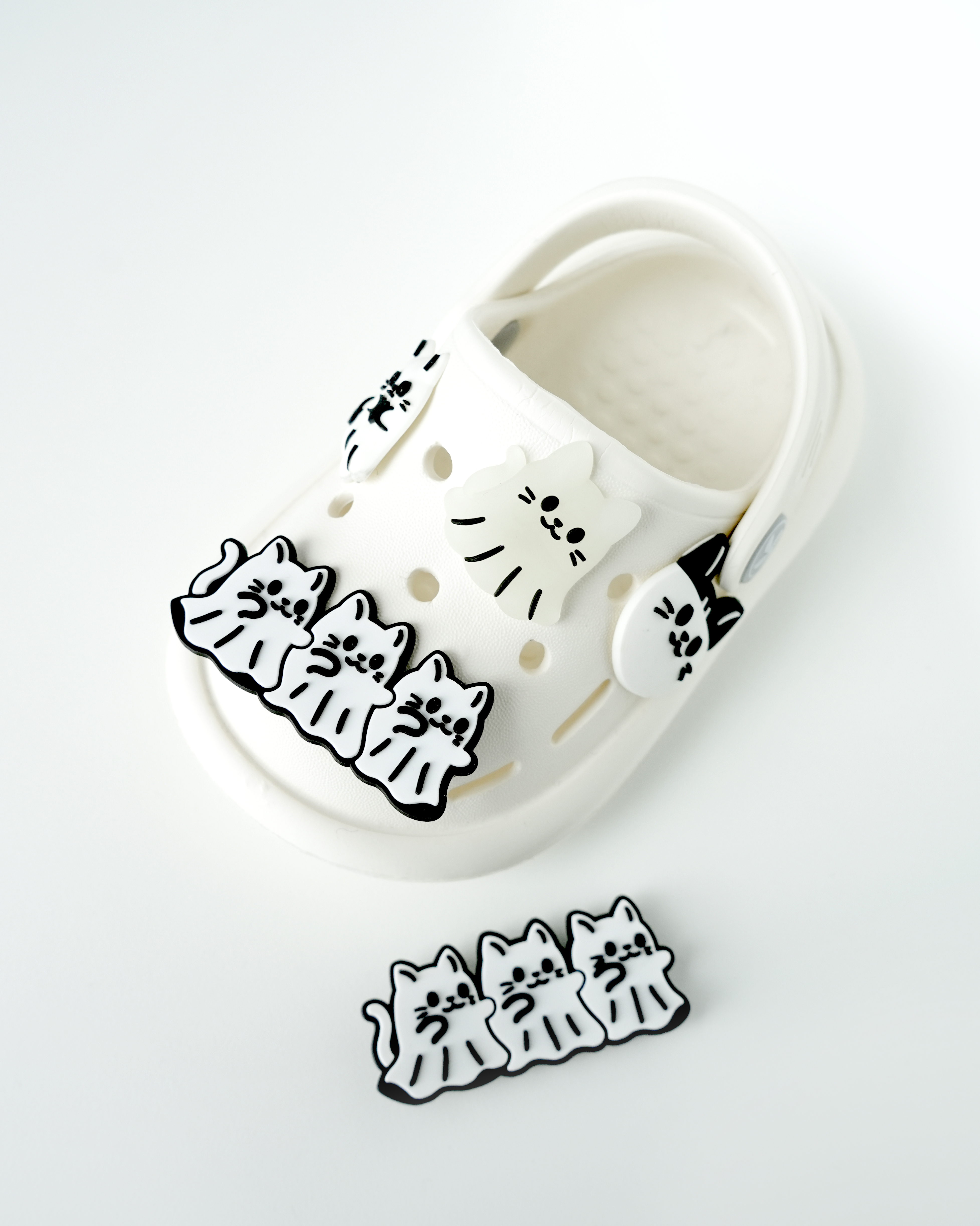 洞洞鞋扣 - 調皮魂出遊