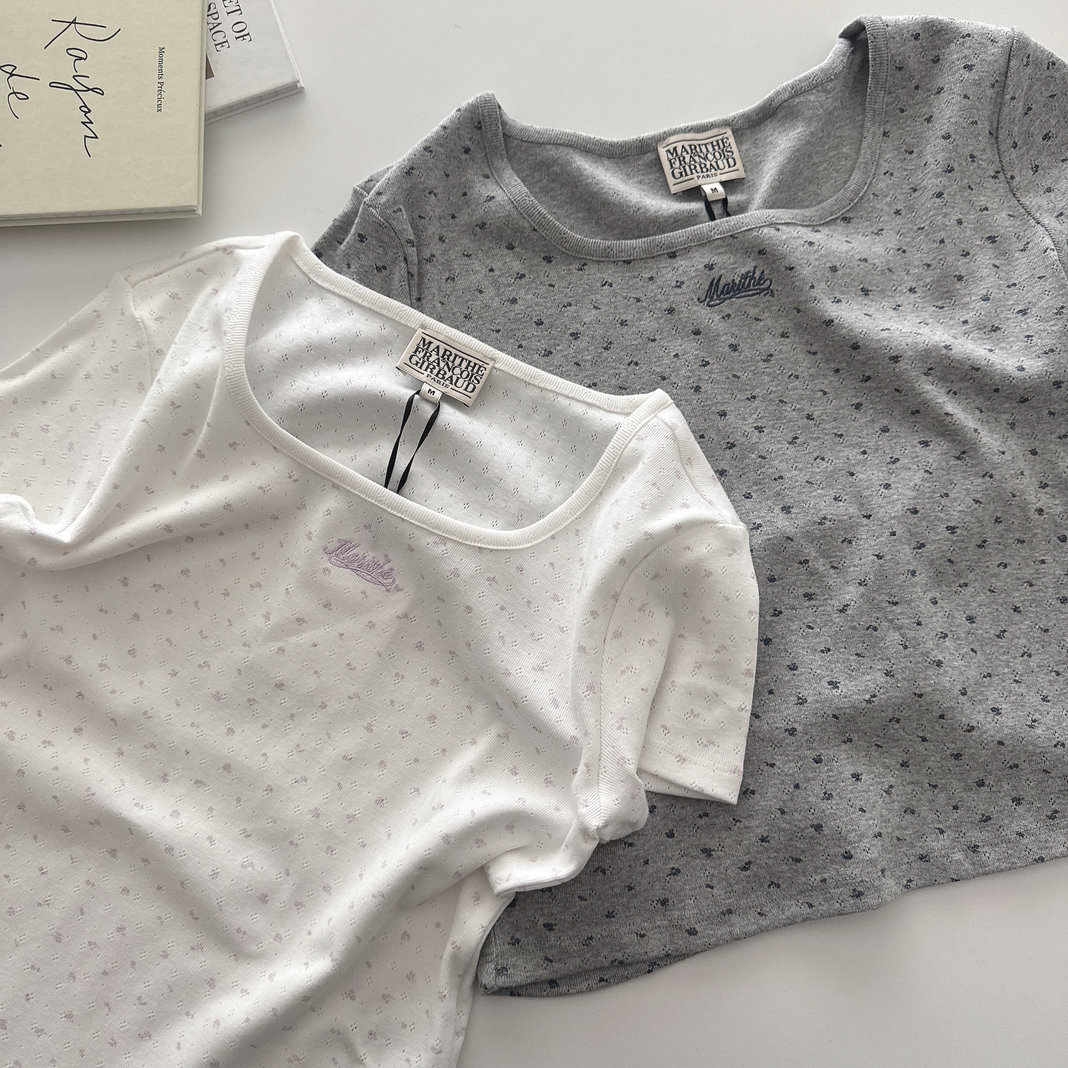 （現貨）韓牌 MARITHE MFG 小logo 小碎花 短版 短T MFG46UTS114