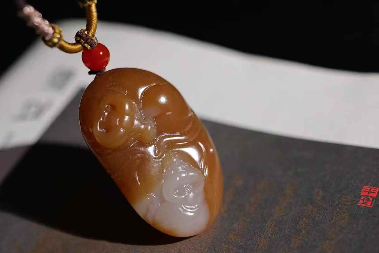 和田玉扭轉乾坤掛件,天然和田玉軟玉