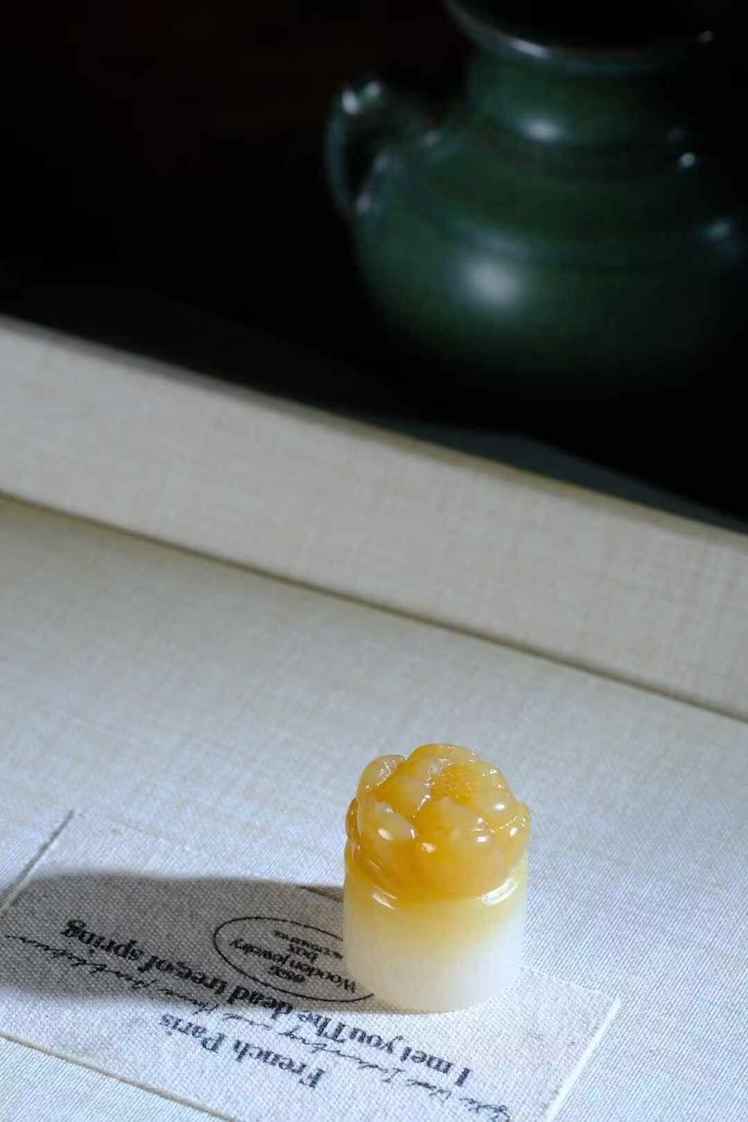 和田玉糖白蓮花印章/掛件,天然和田玉軟玉