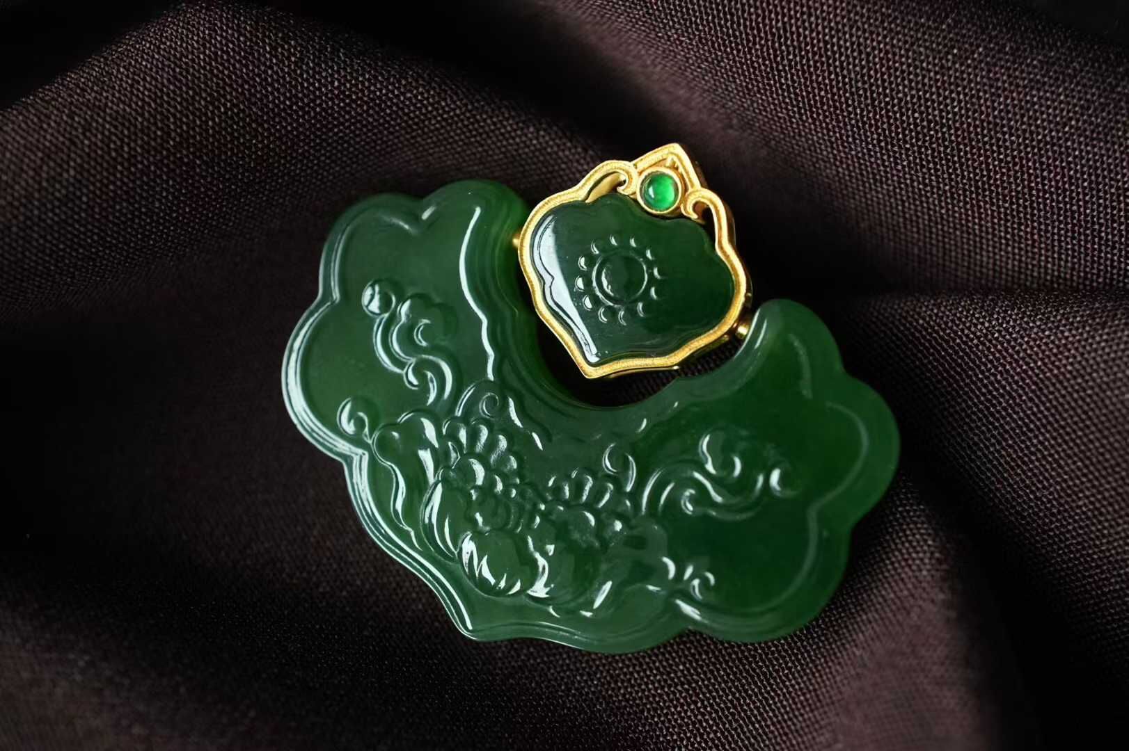 324413 和田玉碧玉菠菜綠平安鎖吊墜