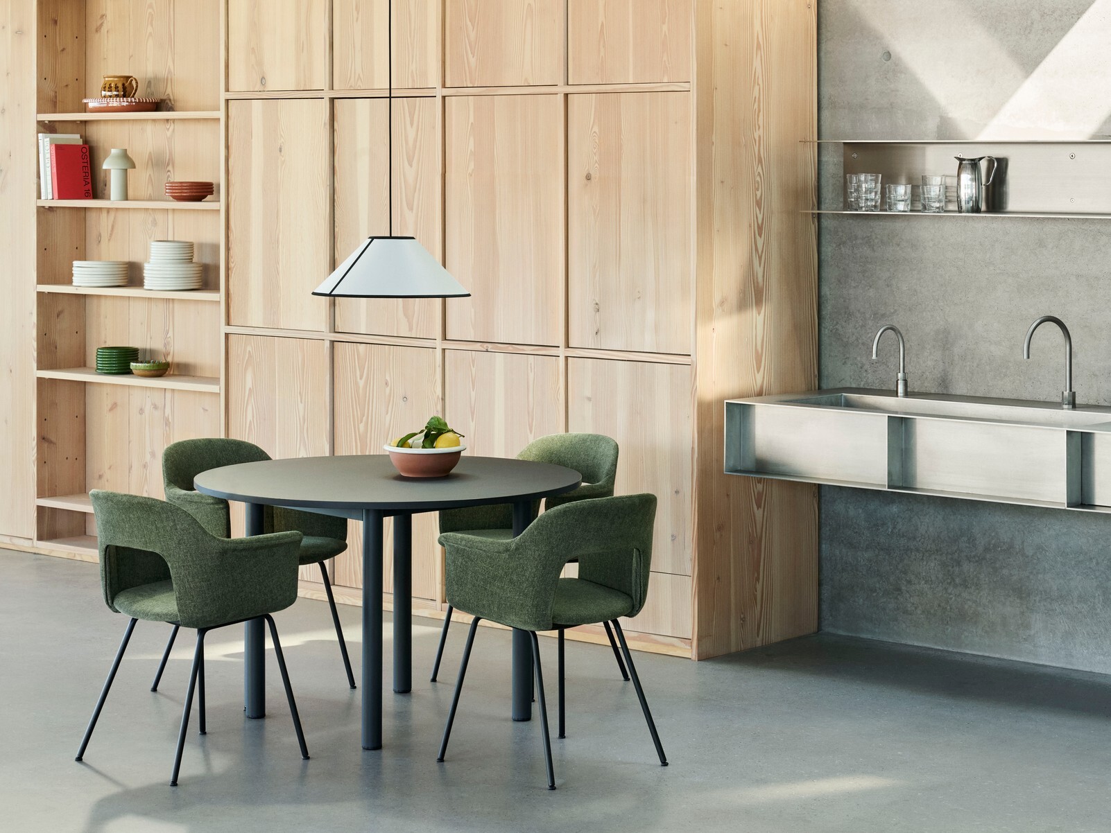 Julien Renault 為 HAY 所設計的 Layout 系列有實踐了循環經濟的設計。