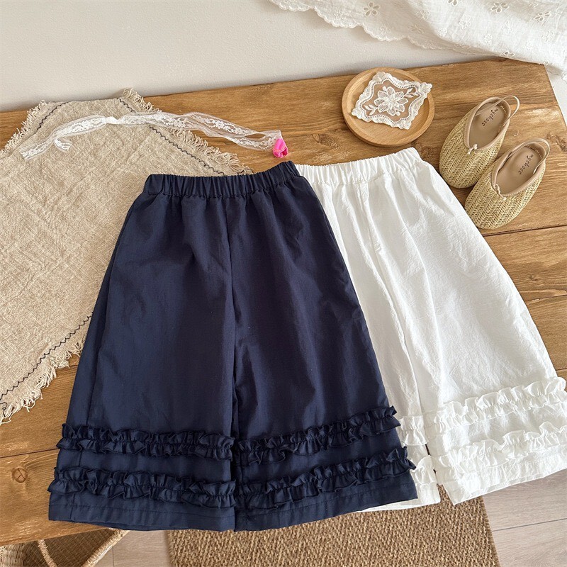 走在花園裡花邊造型蛋糕褲ꕀꕀꕀ