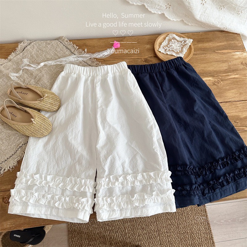 走在花園裡花邊造型蛋糕褲ꕀꕀꕀ