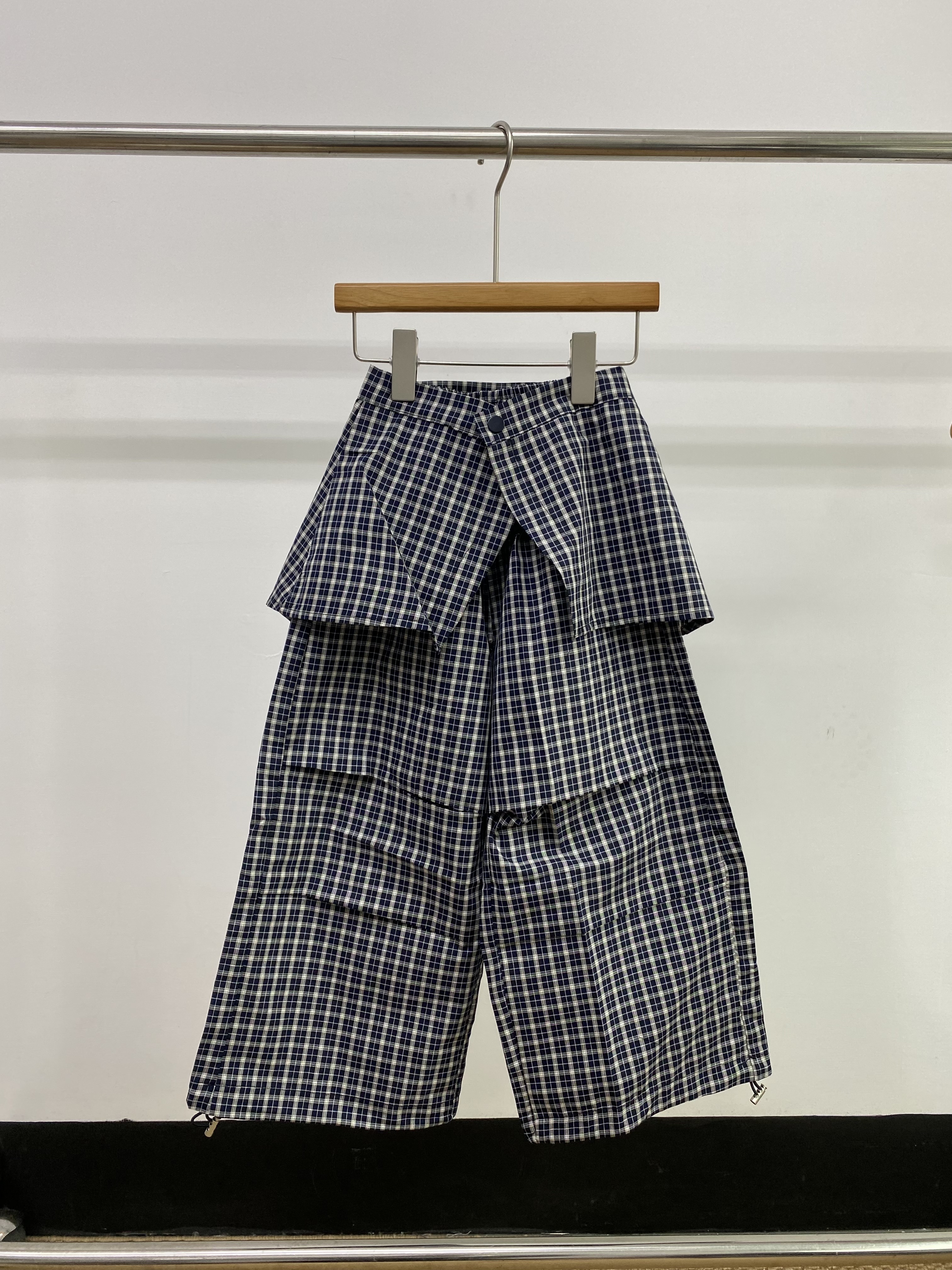 A04747格子屁簾造型寬褲