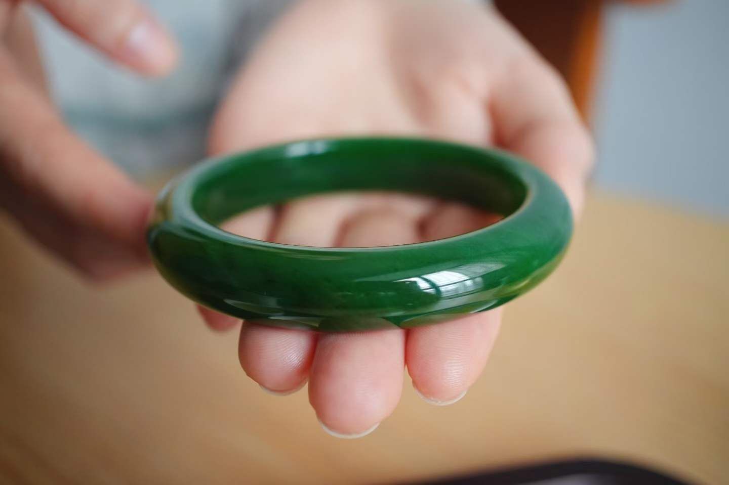 和田玉老礦料碧玉菠菜綠平安鐲,天然和田玉軟玉