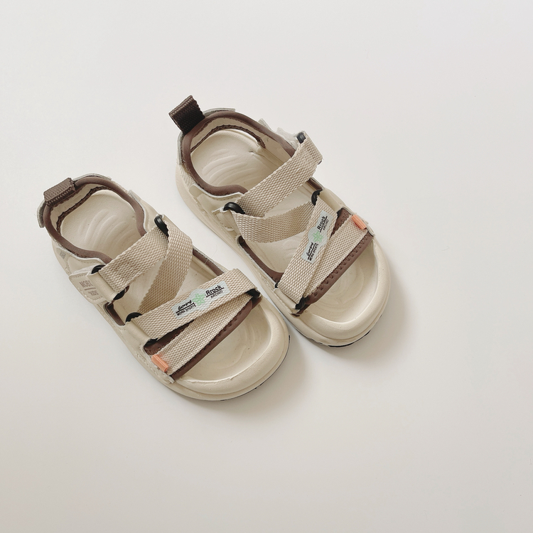 運動風休閒涼鞋