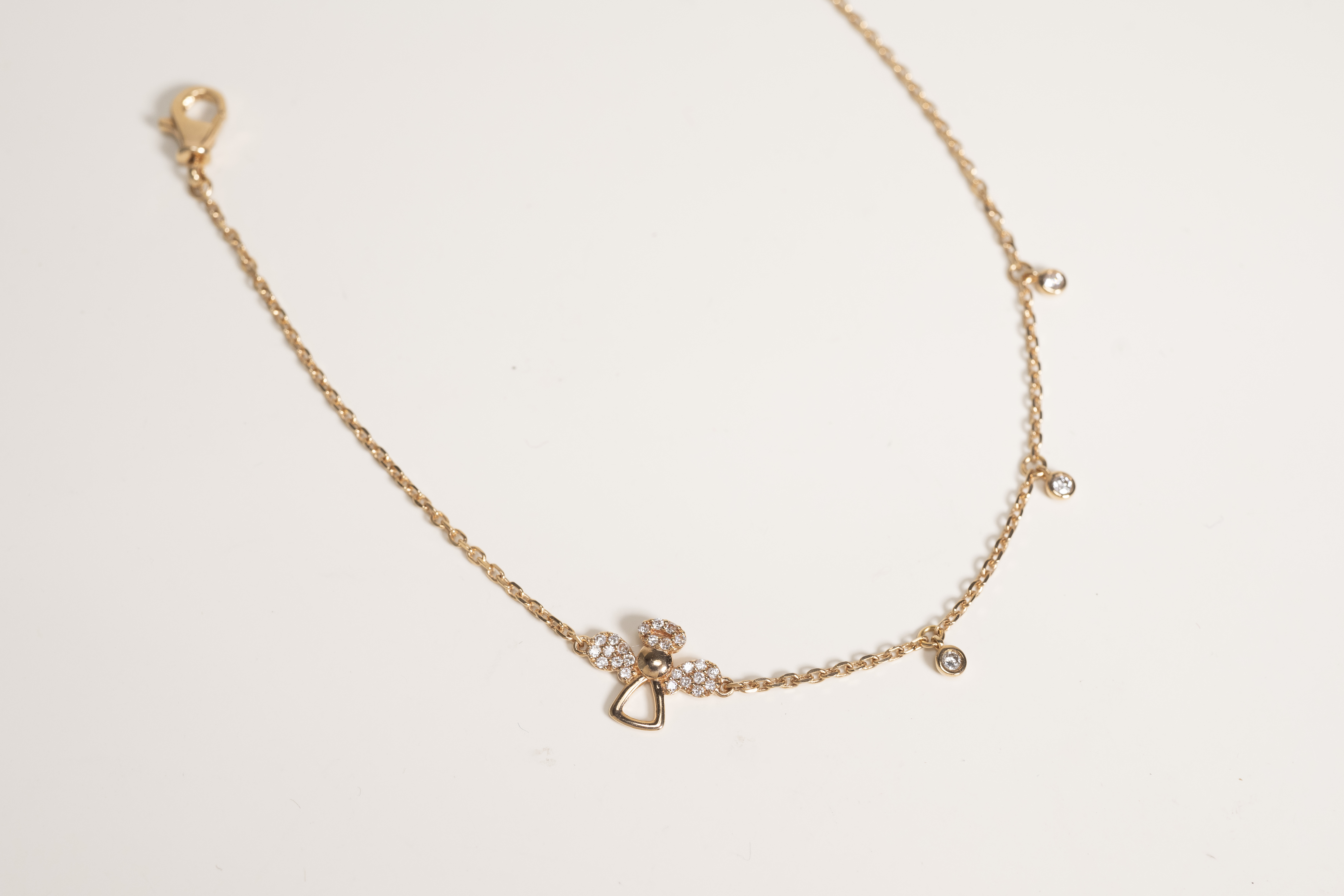*#(R) 18K Angel Diamond Bracelet