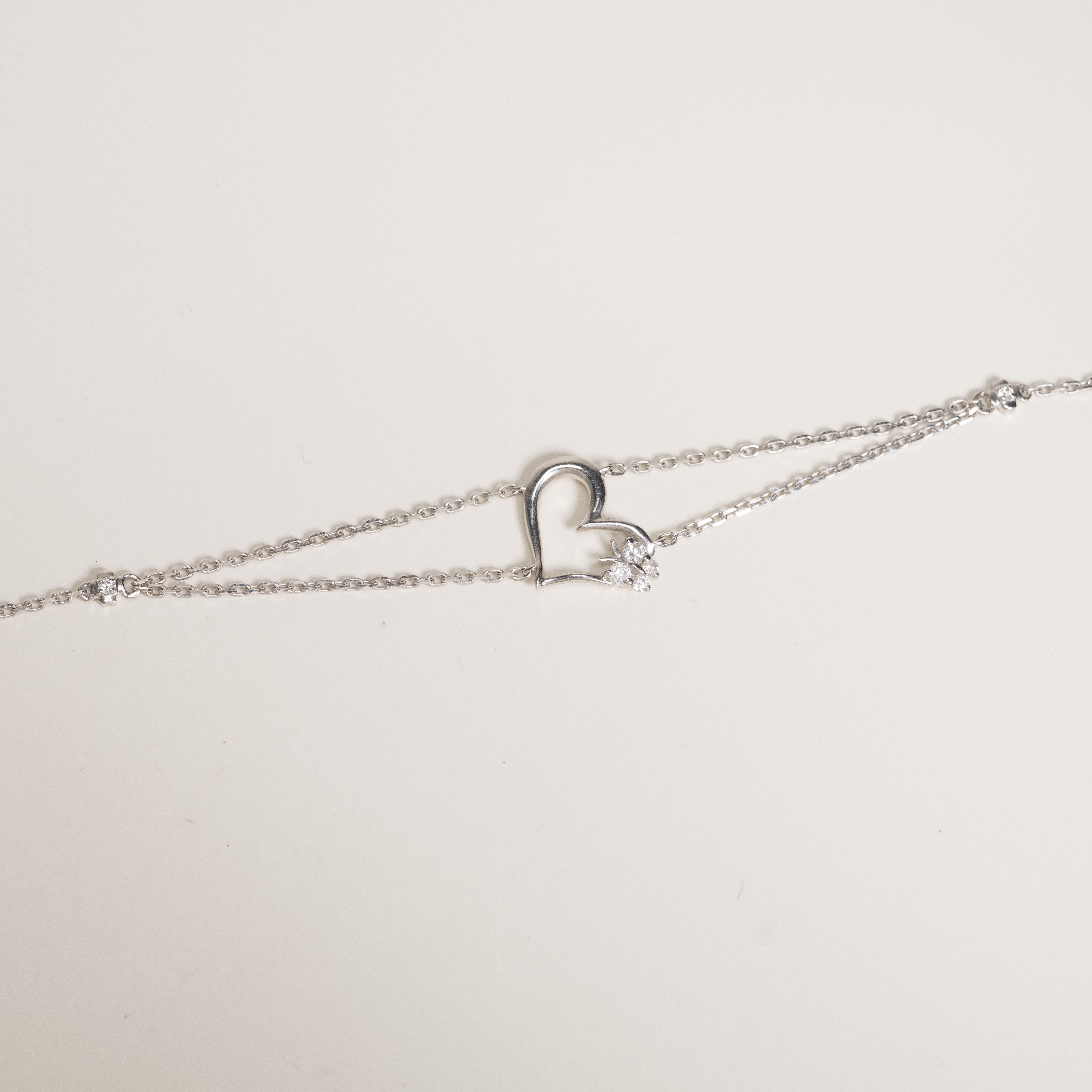 *#(W) 18K Heart Diamond Bracelet