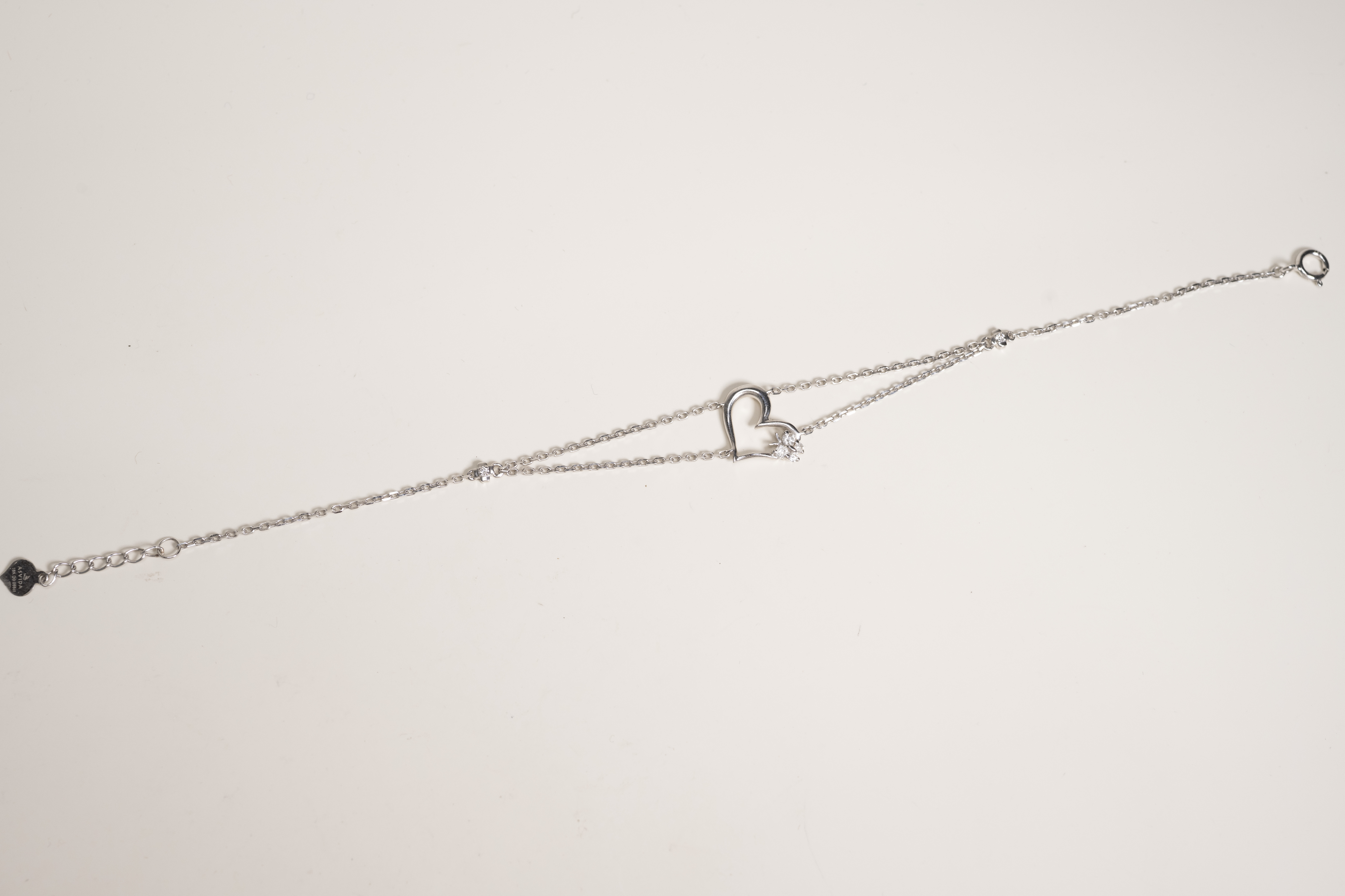 *#(W) 18K Heart Diamond Bracelet