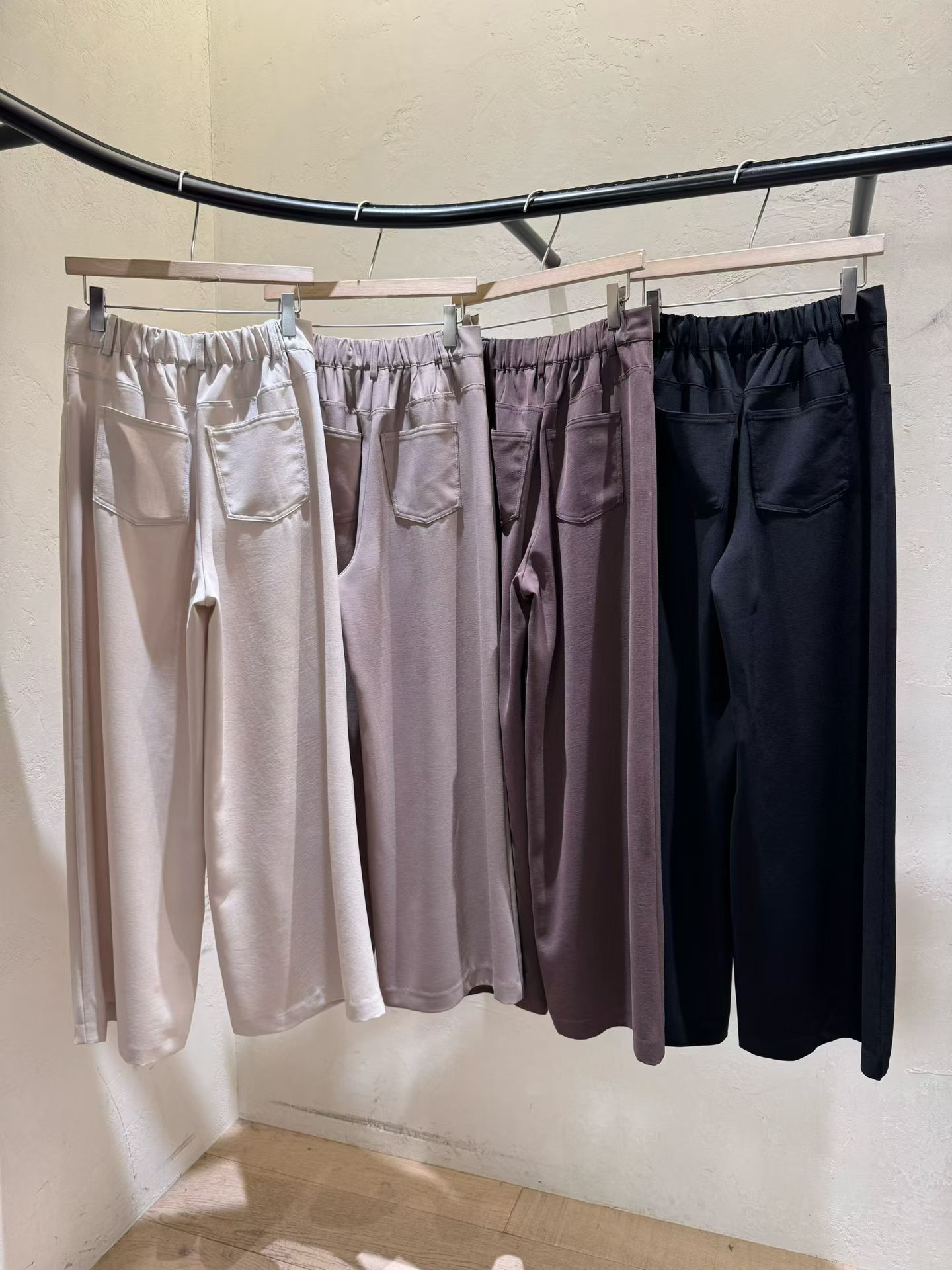 WJ6057 奶油色調打褶設計寬褲