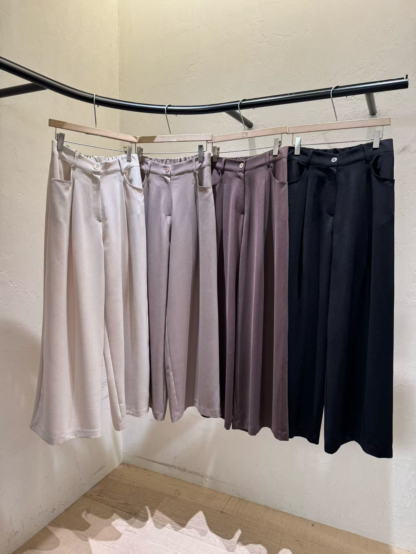 WJ6057 奶油色調打褶設計寬褲