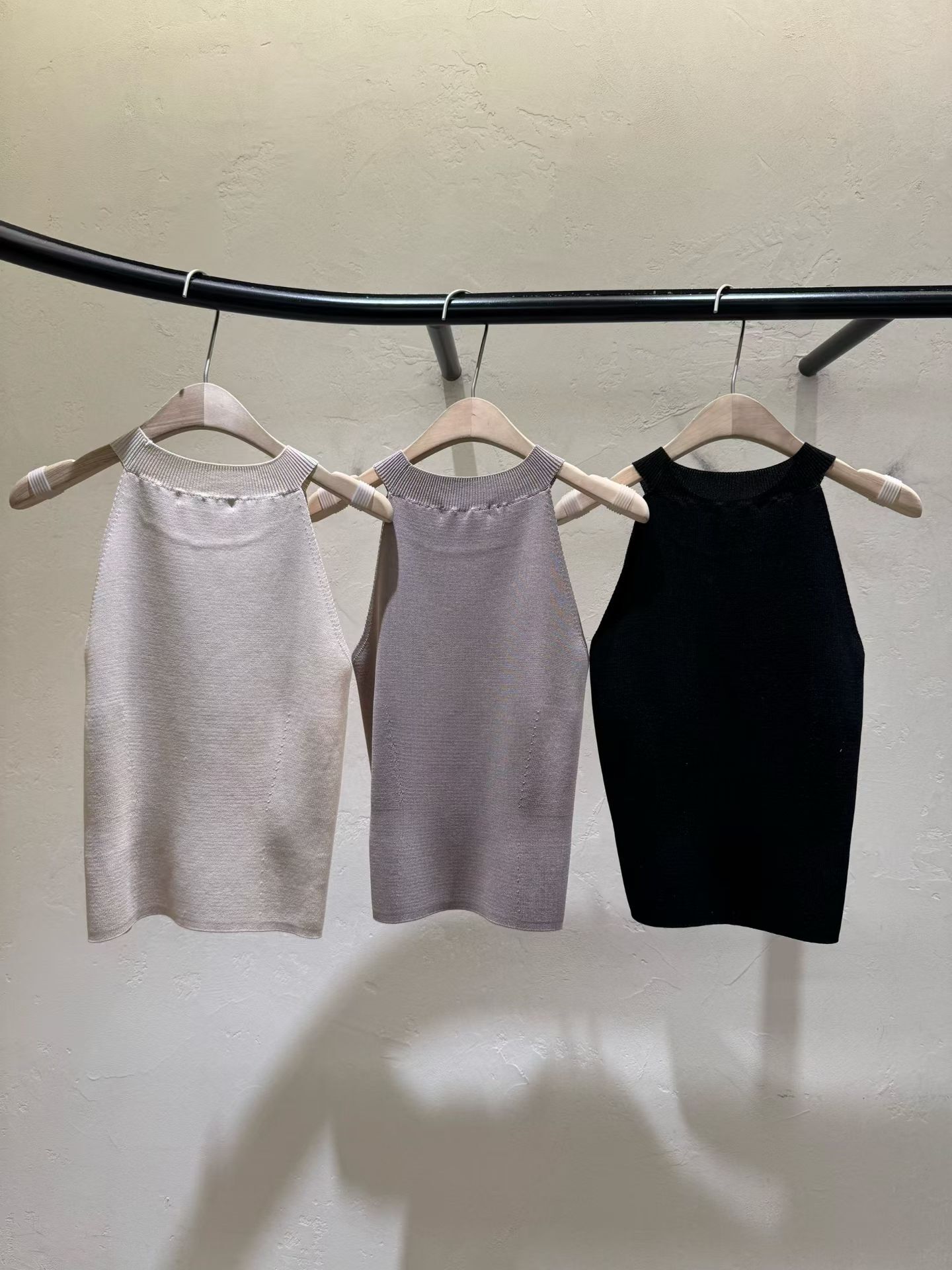 WJ6058 坑紋針織入肩背心