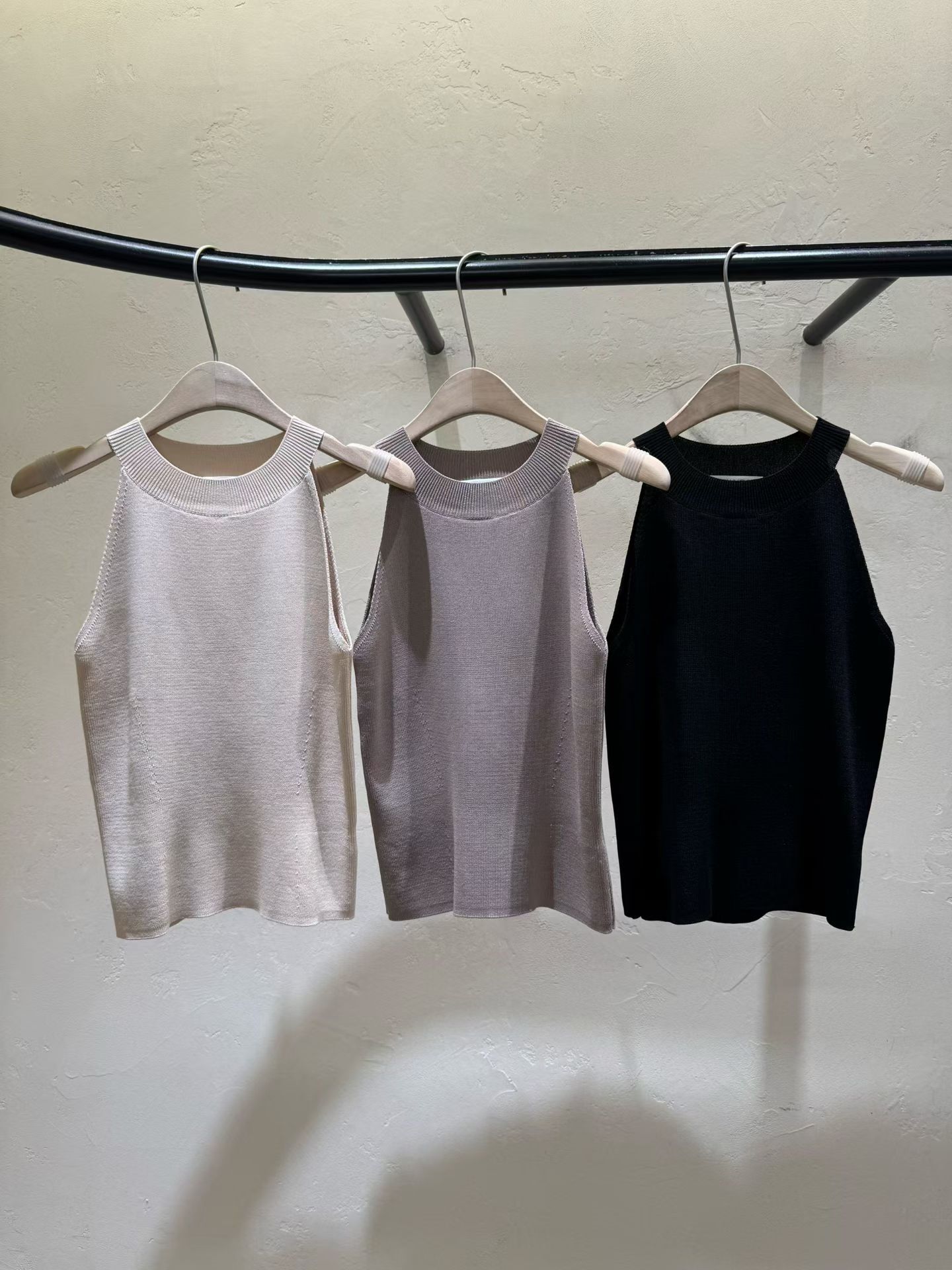 WJ6058 坑紋針織入肩背心