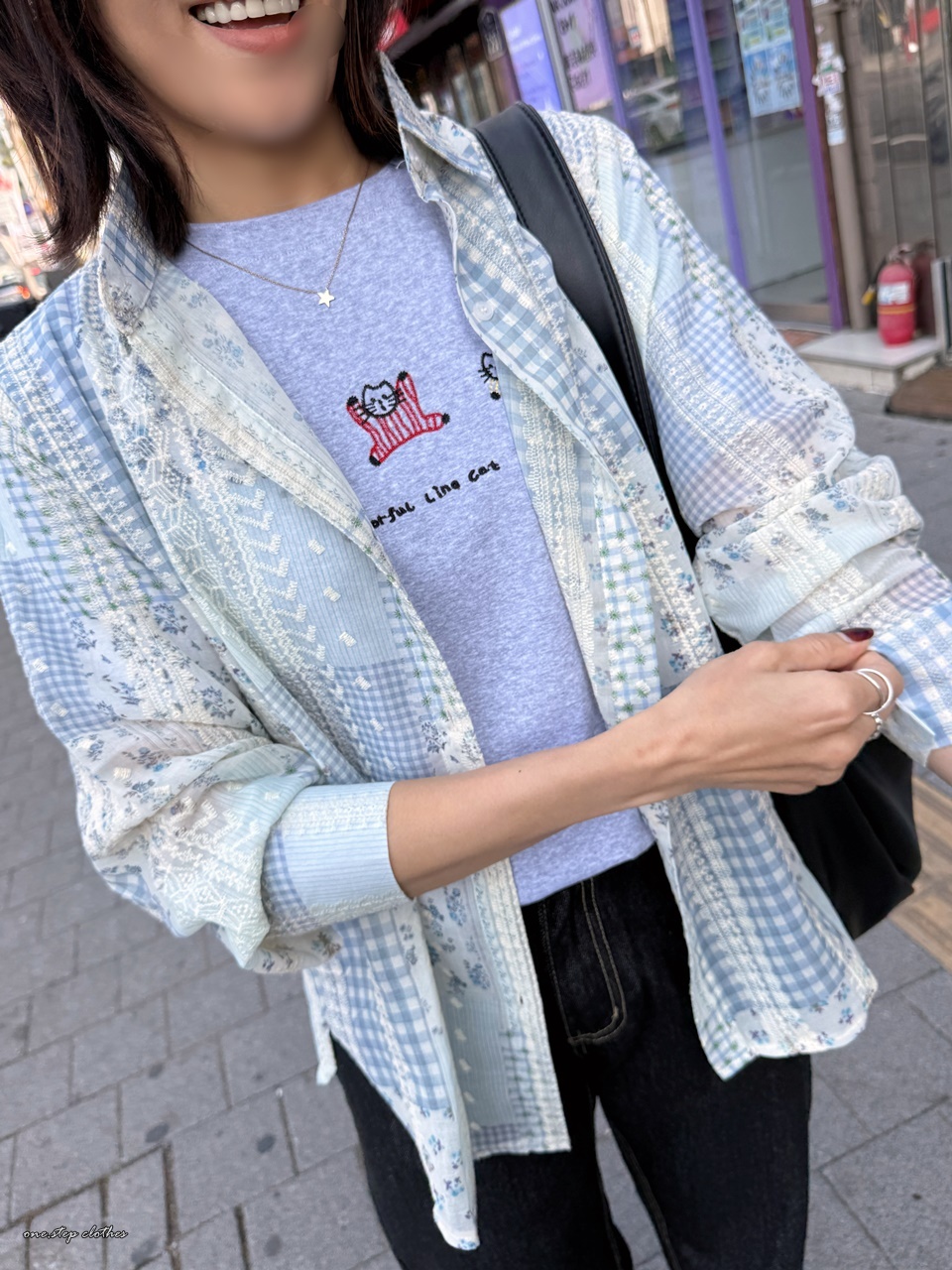 正韓浮雕蕾絲小花田園襯衫 (藍)