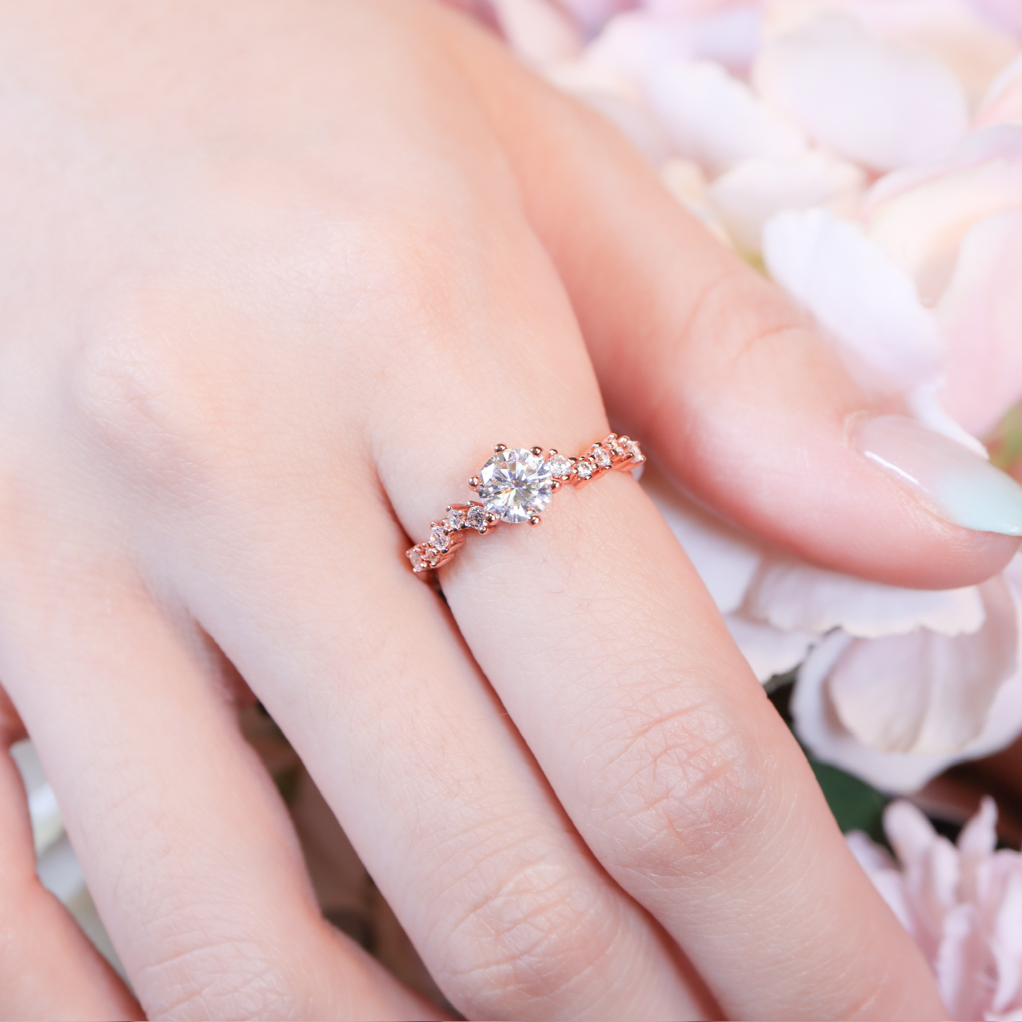 | 925純銀・ 厚鍍玫瑰金 ・莫桑石 | 鑽光璀璨銀河戒指 | RI1093 |