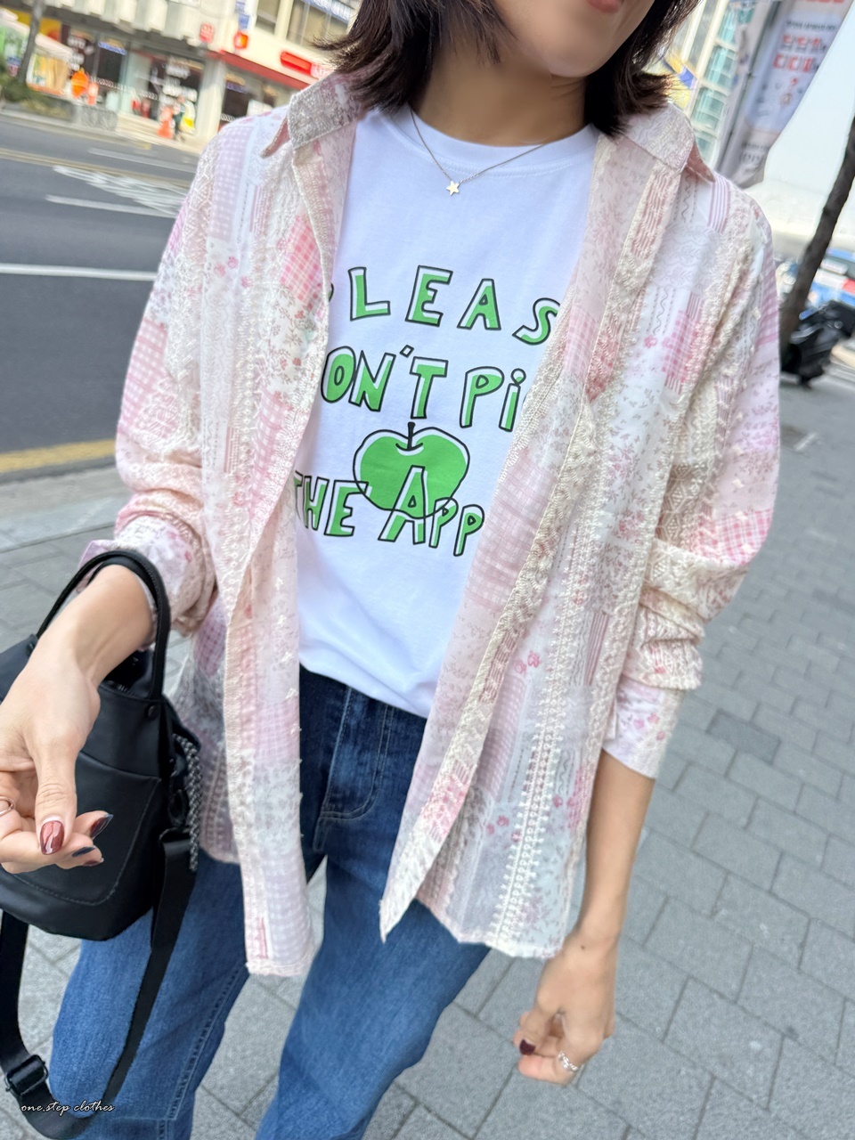 正韓浮雕蕾絲小花田園襯衫 (粉)