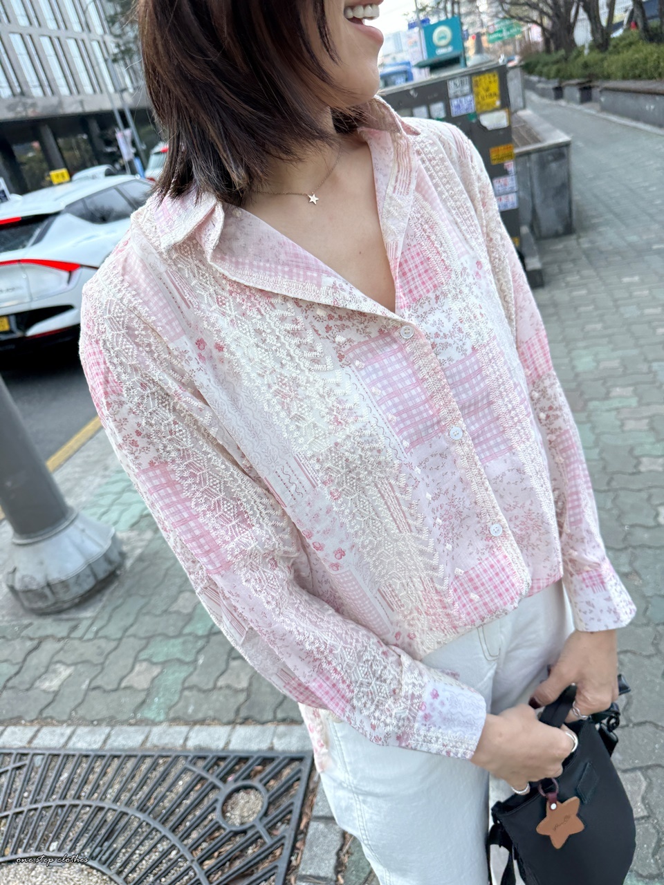 正韓浮雕蕾絲小花田園襯衫 (粉)