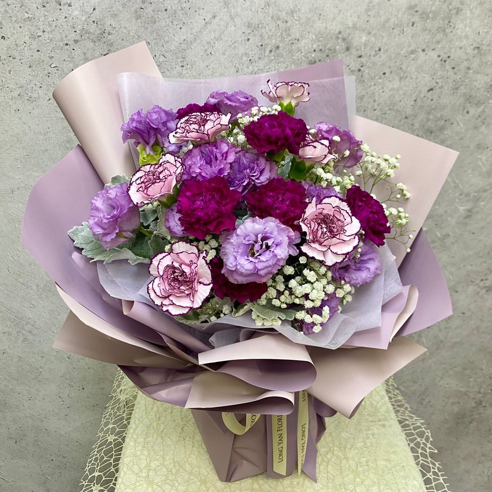 W - 漸變紫色康乃馨花束