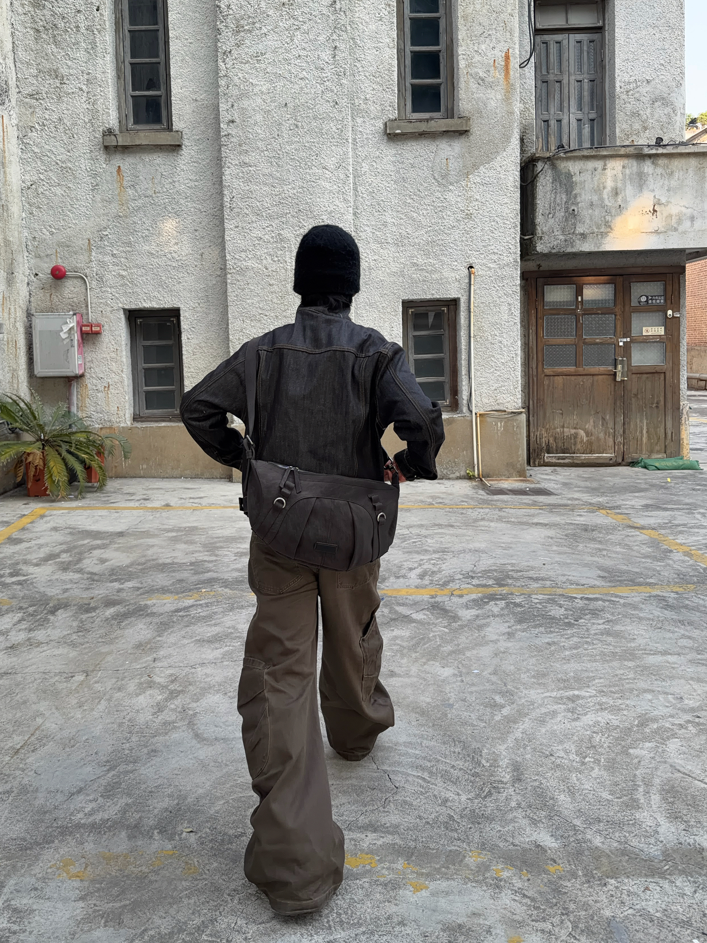 代購-小眾品牌 解構式 立體馬甲包 馬鞍包 斜挎包 褐色