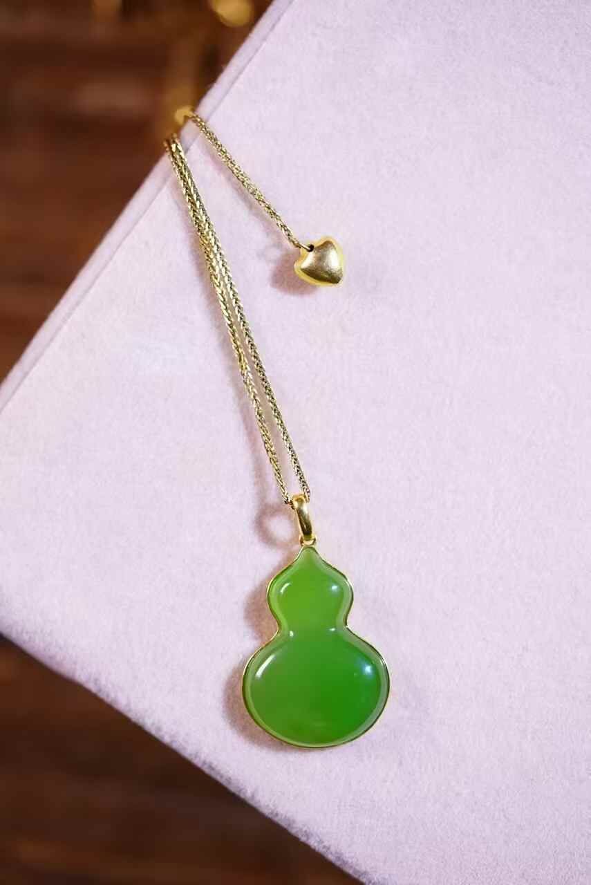 324710 和田玉碧玉果綠葫蘆吊墜