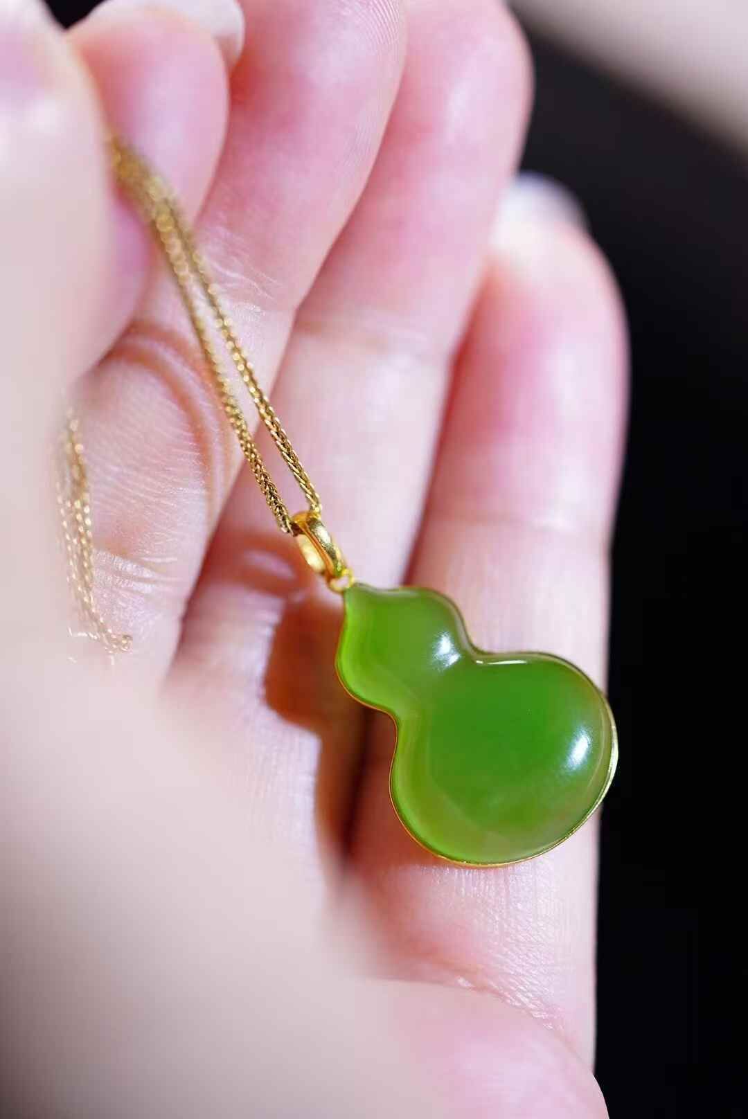 324710 和田玉碧玉果綠葫蘆吊墜