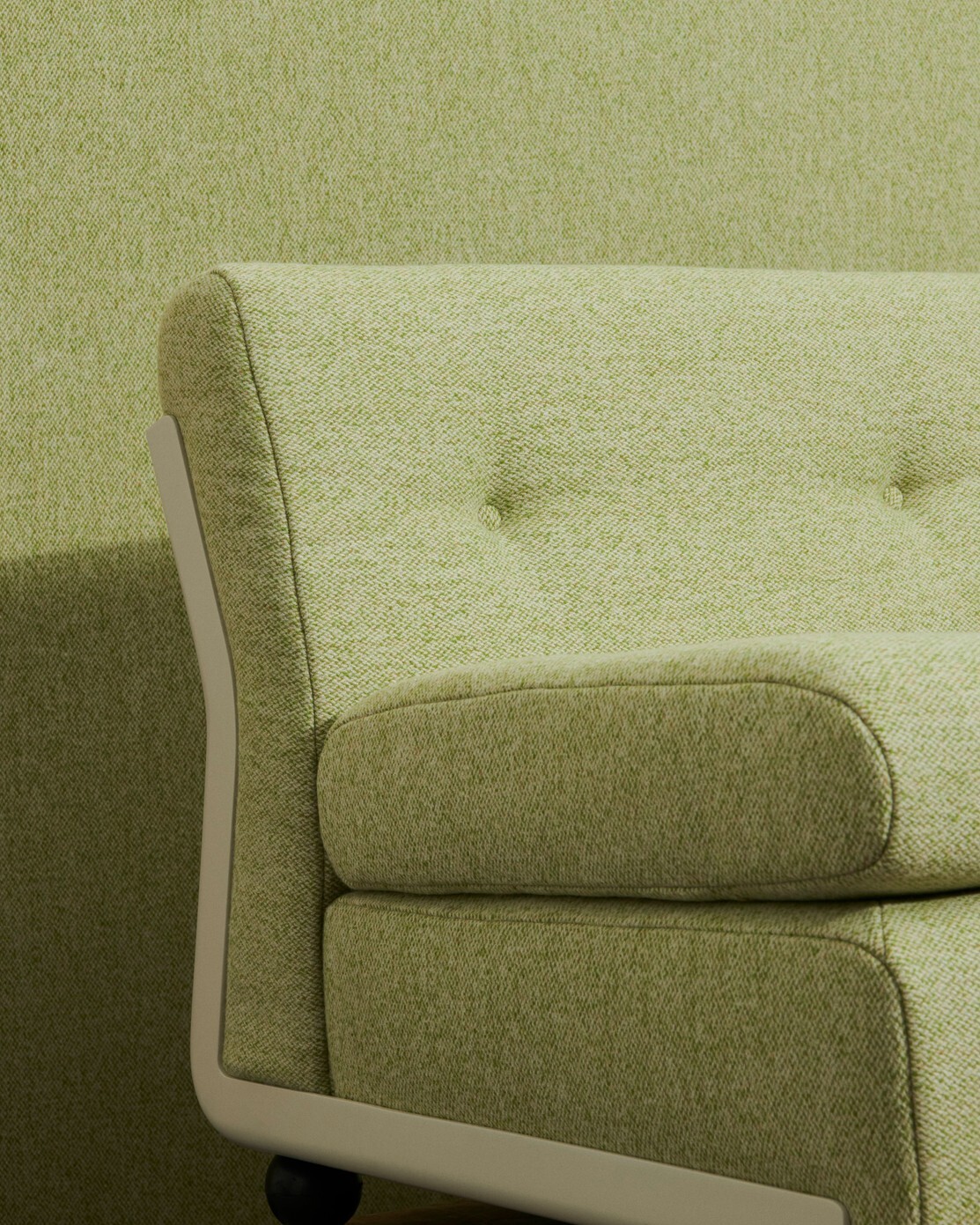 HAY Amanta 沙發氣泡狀坐墊細節,展示柔軟的 tufting 工藝、縫線細節與材質質感。