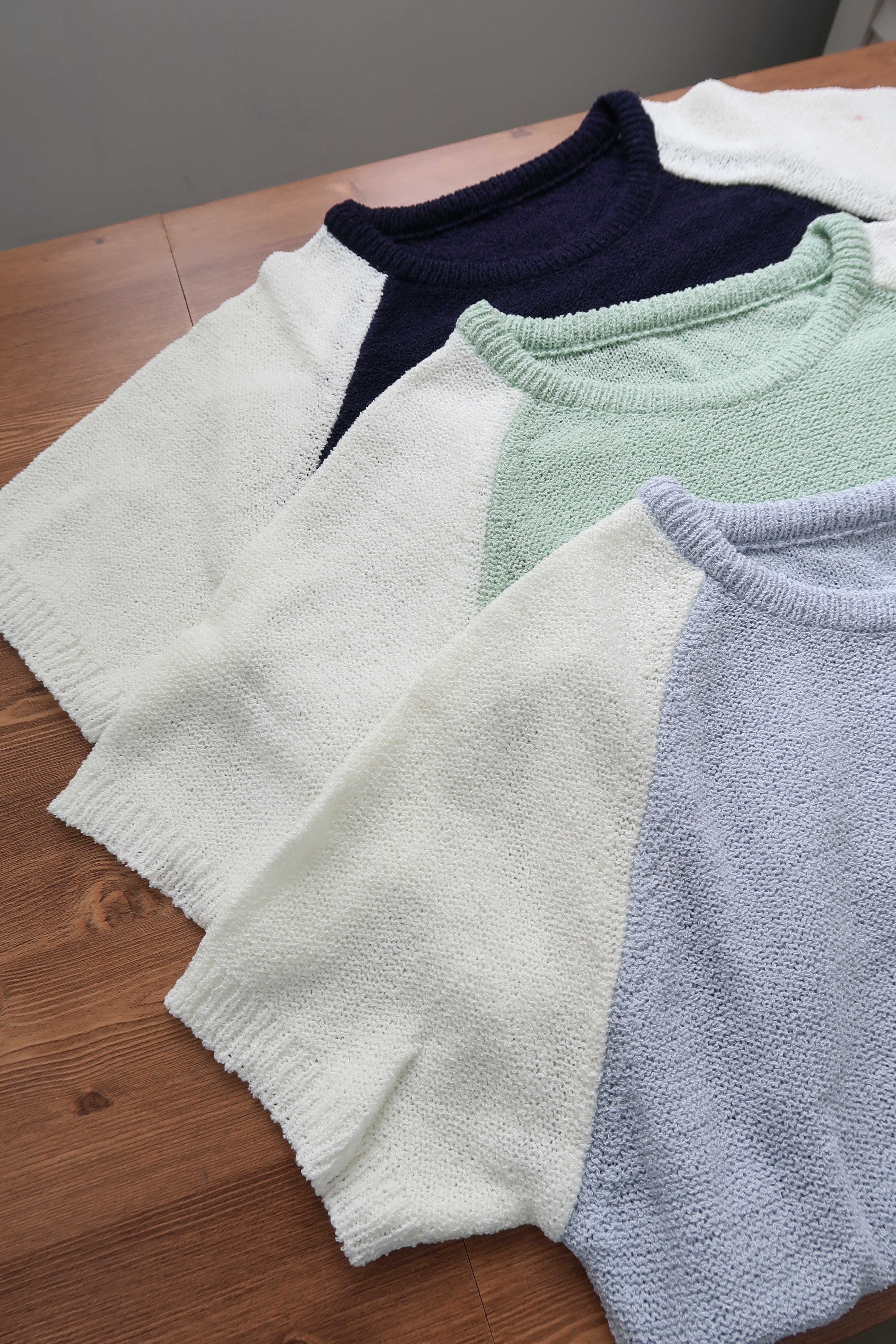 26 S/S 線織牛角剪裁款Top