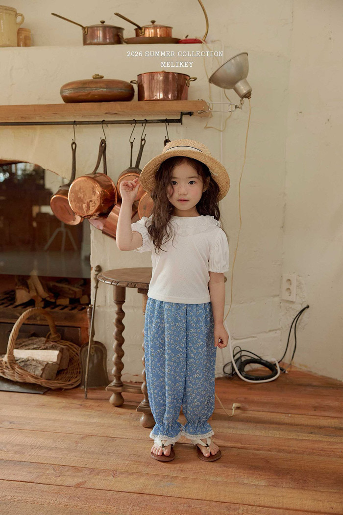 正韓夏MELIKEY 兩色小白花花苞褲