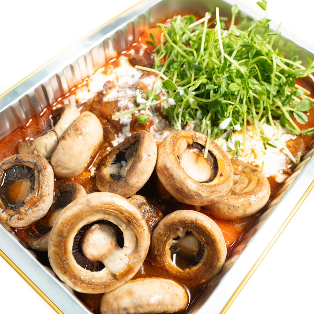 百里香·紅酒燴牛面肉·佐白菌