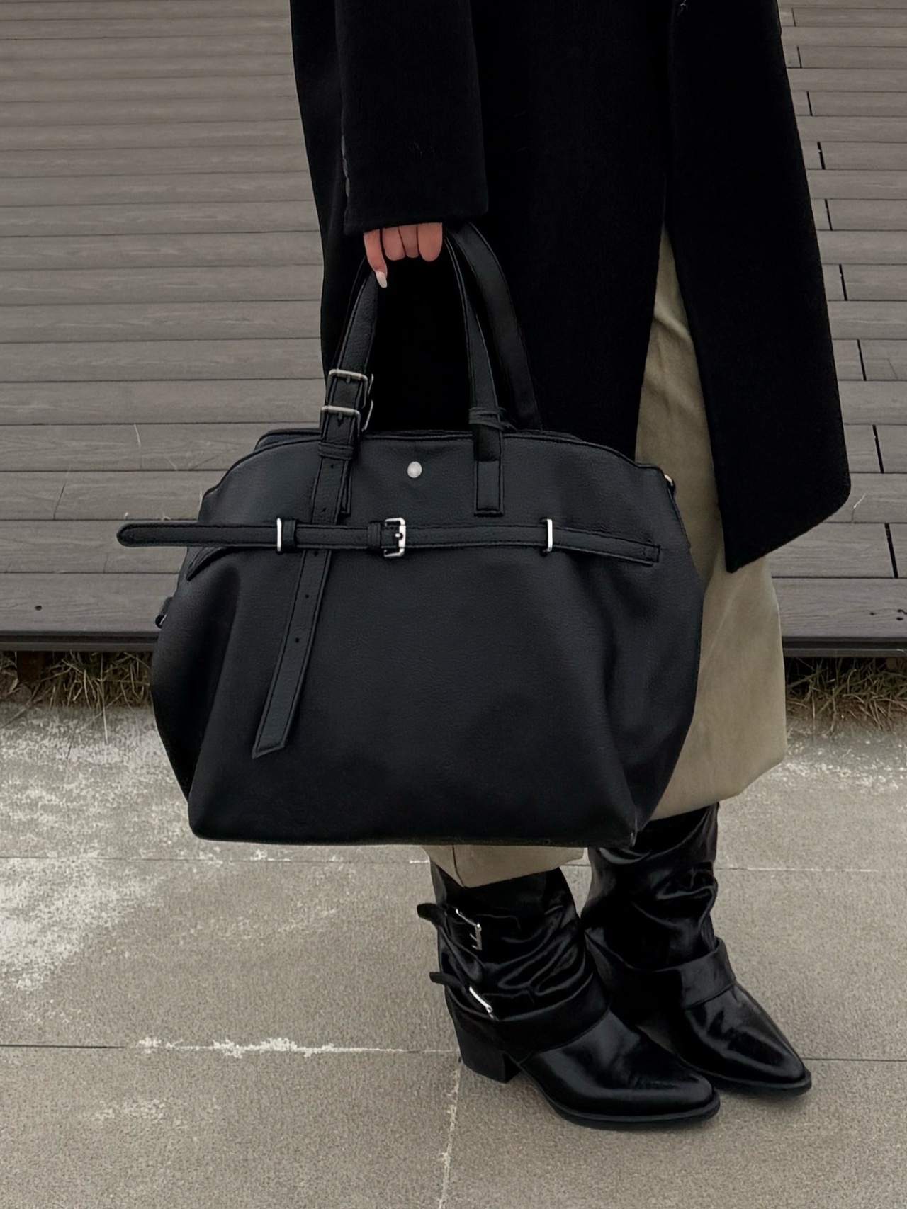 代購-小眾品牌 軟皮荔枝紋 小眾高級感 斜挎包 旅行包 黑色