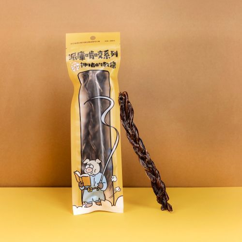 派庫狗狗啃咬零食－神豬的教條