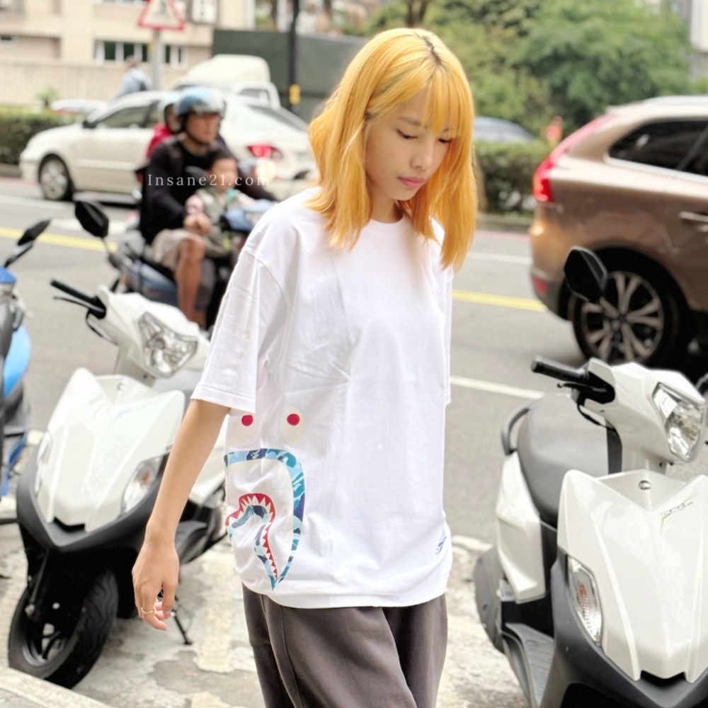 BAPE  A BATHING APE 側面鯊魚LOGO 短袖 上衣