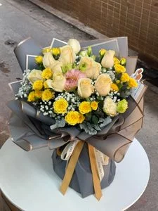 W - 11枝香檳玫瑰配桔梗_RS08