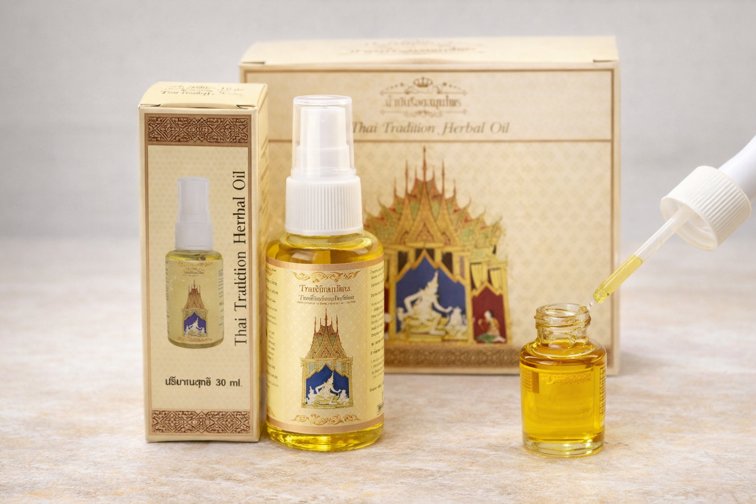 泰國 皇家蜈蚣百草油 30ml｜多功能草本藥油・止痛舒緩・驅風活絡｜泰國熱銷萬用油