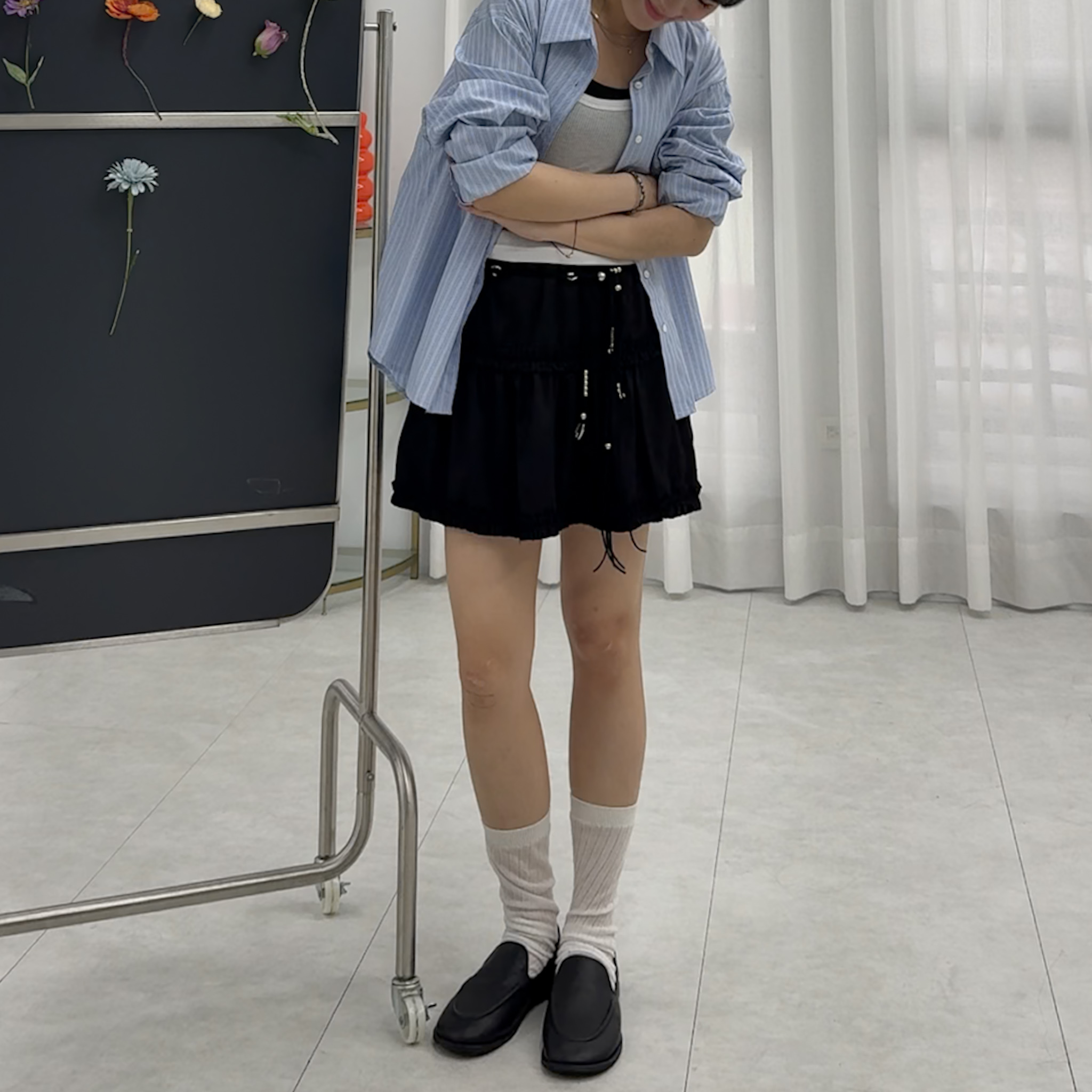 A06抽繩滾邊褲裙(黑)