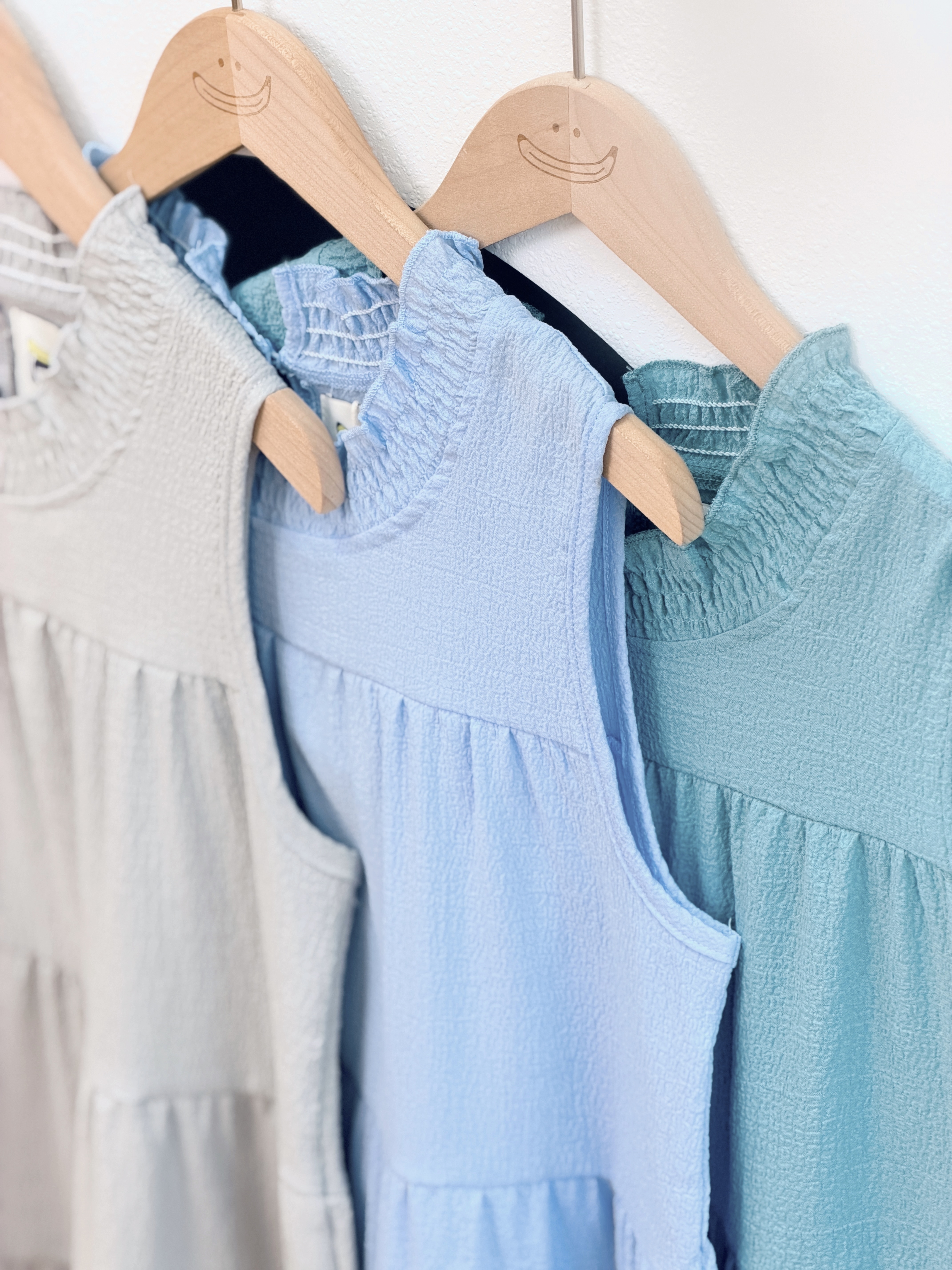 三色 / 泡泡布蛋糕中長款背心 / Airy Seersucker Tiered Midi Sleeveless Top