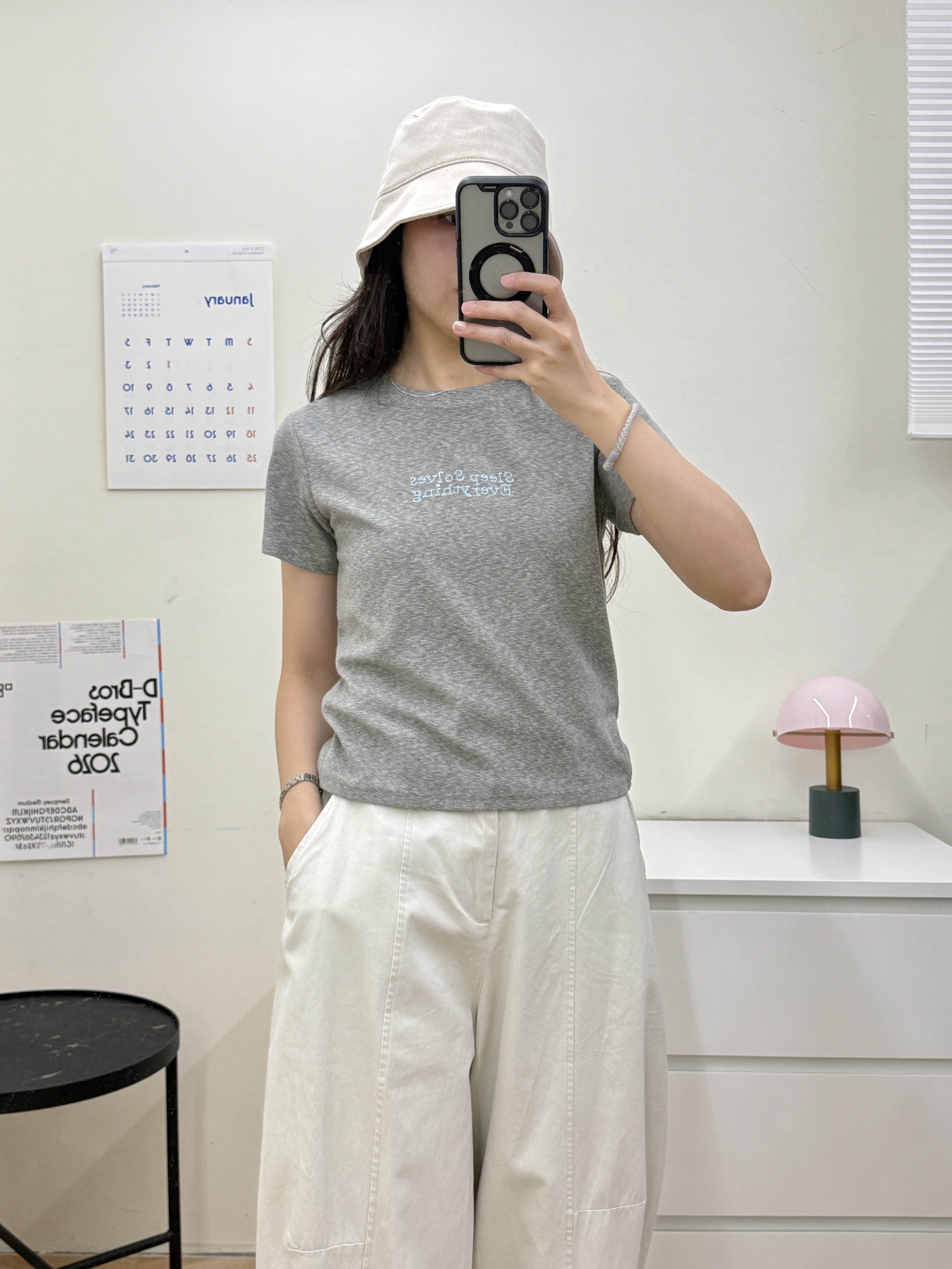 Sleep刺繡英文字T