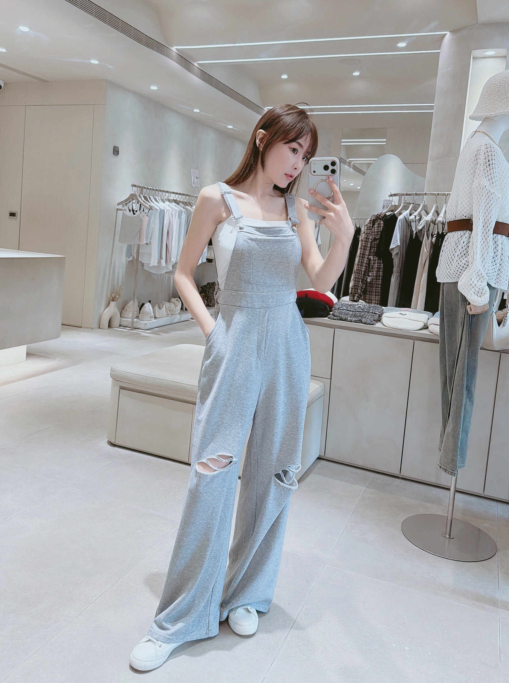 帥氣割破棉質吊帶寬褲