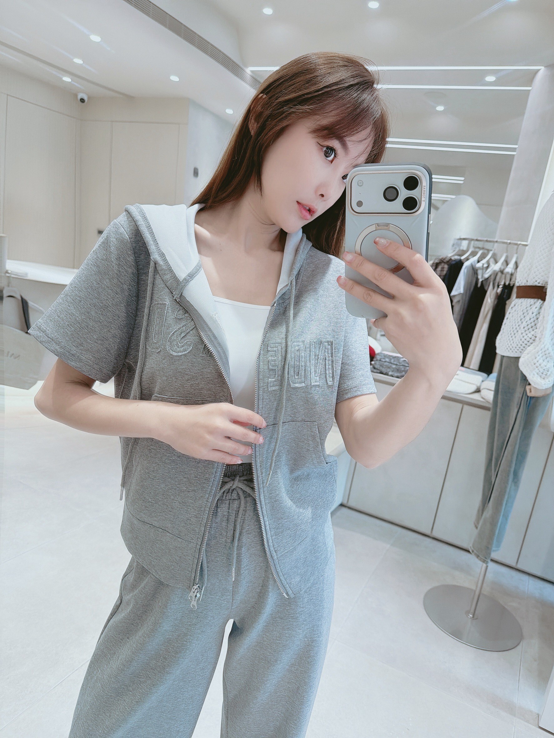 雙拉鍊貼布連帽衣+鬆緊寬褲