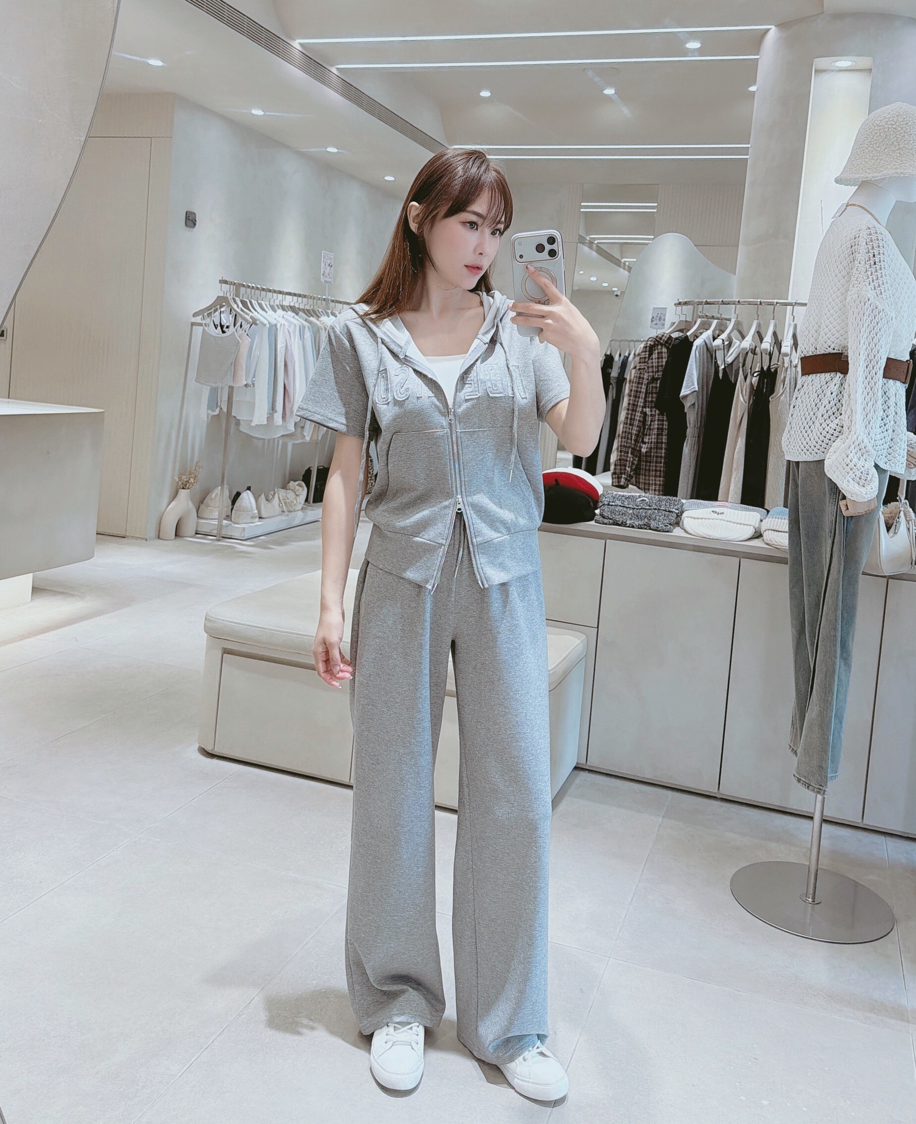 雙拉鍊貼布連帽衣+鬆緊寬褲