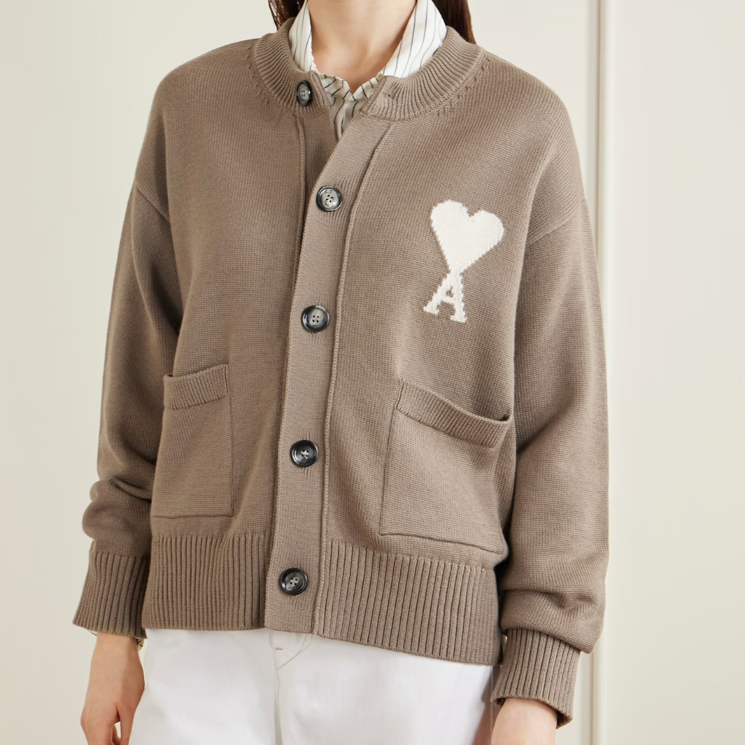 1FF0101-426 [AMI PARIS] Cardigan Beige (SS26) #UKC381.UKN0156.A117 (C-EU-E)