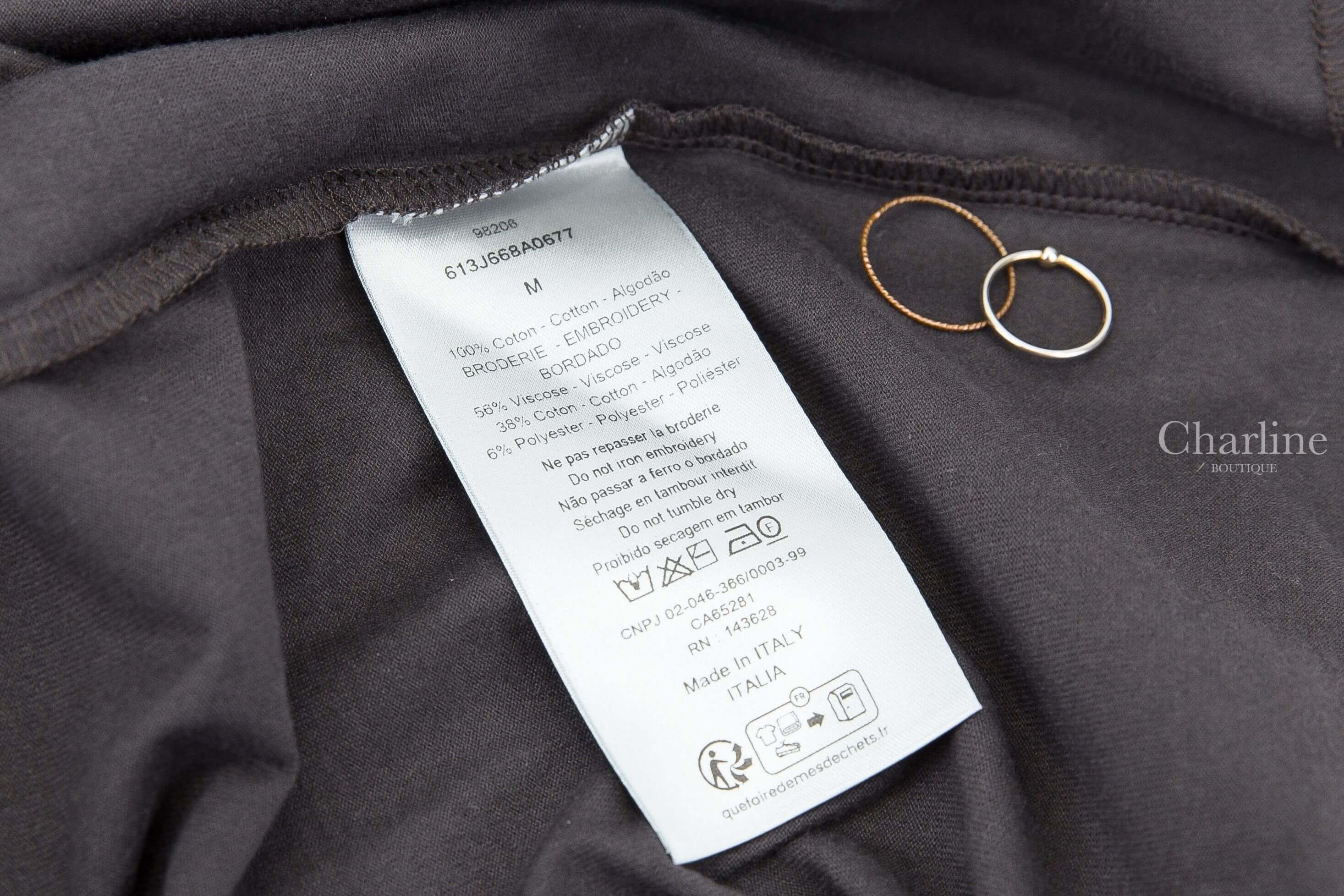 Dior Ribbon T-Shirt, Regular Fit 深灰色立體草寫字母棉質短袖上衣-Charline Boutique 精品代購