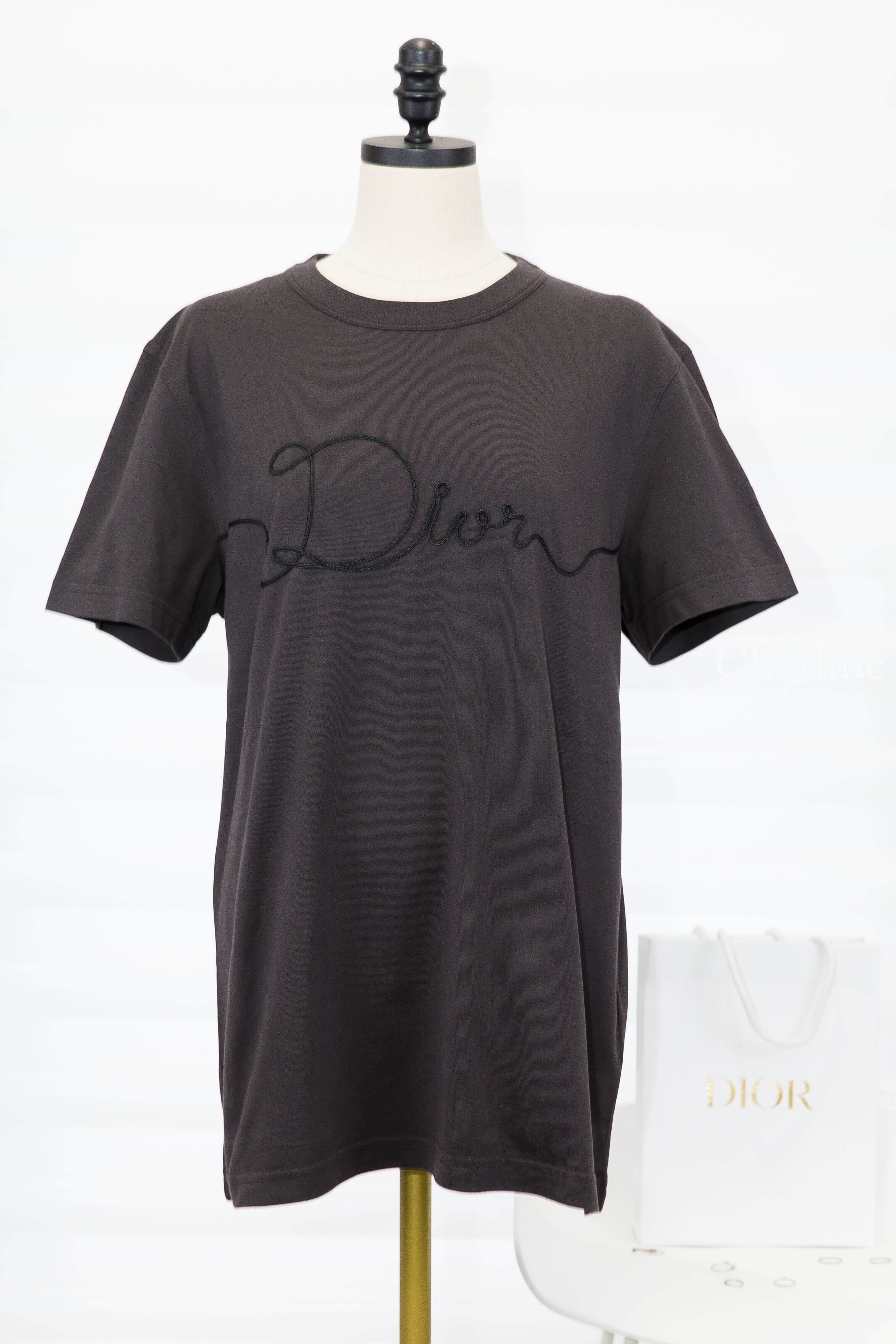 Dior Ribbon T-Shirt, Regular Fit 深灰色立體草寫字母棉質短袖上衣